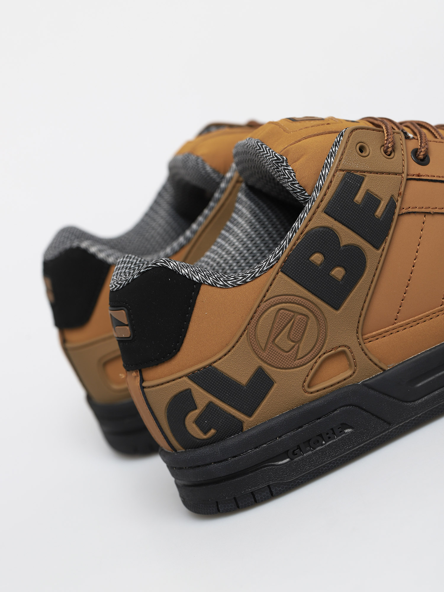 Boty Globe Tilt (wheat/black/winter)