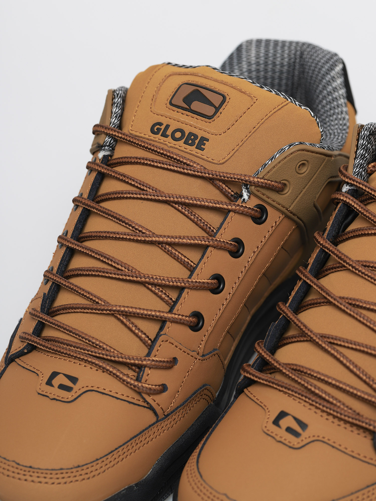 Boty Globe Tilt (wheat/black/winter)