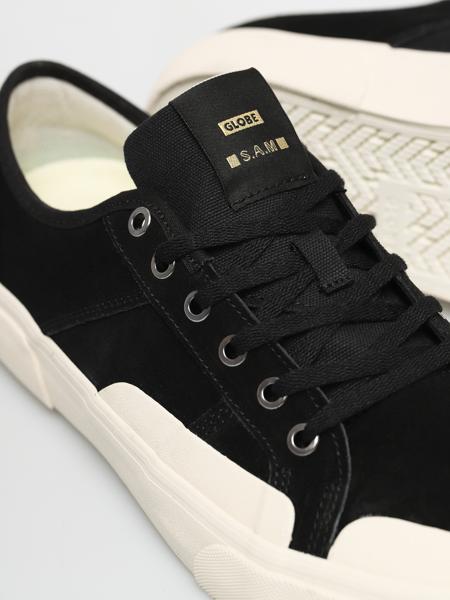 Boty Globe Surplus (black/cream/montano)