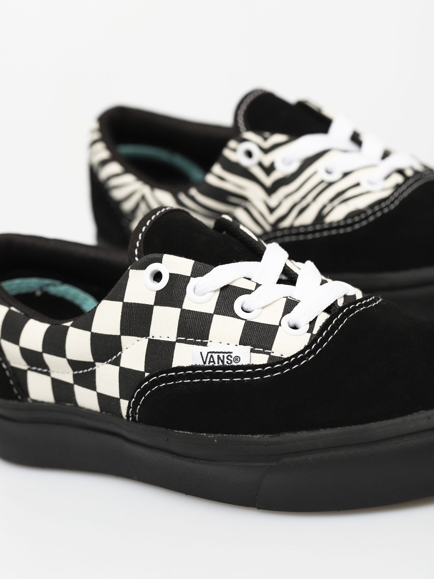 Boty Vans Comfycush Era (mixed media/antque/wht/blk)