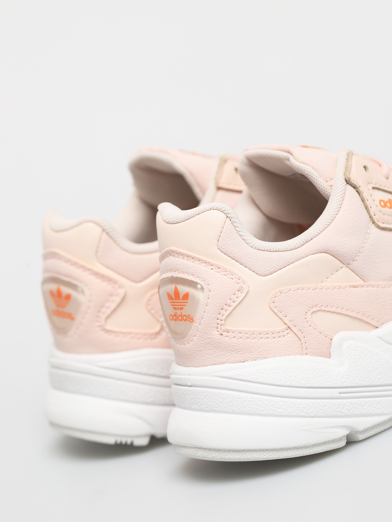 Boty adidas Originals Falcon Wmn (pnktin/pnktin/sigorg)