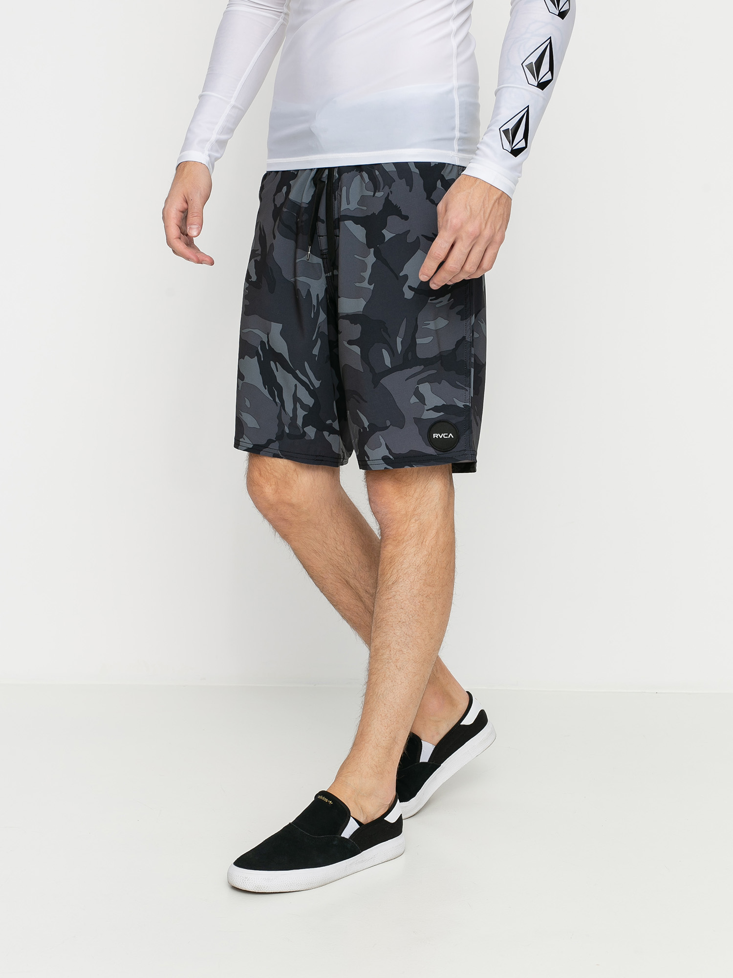 Kraťasy RVCA Va Trunk Print (black camo)