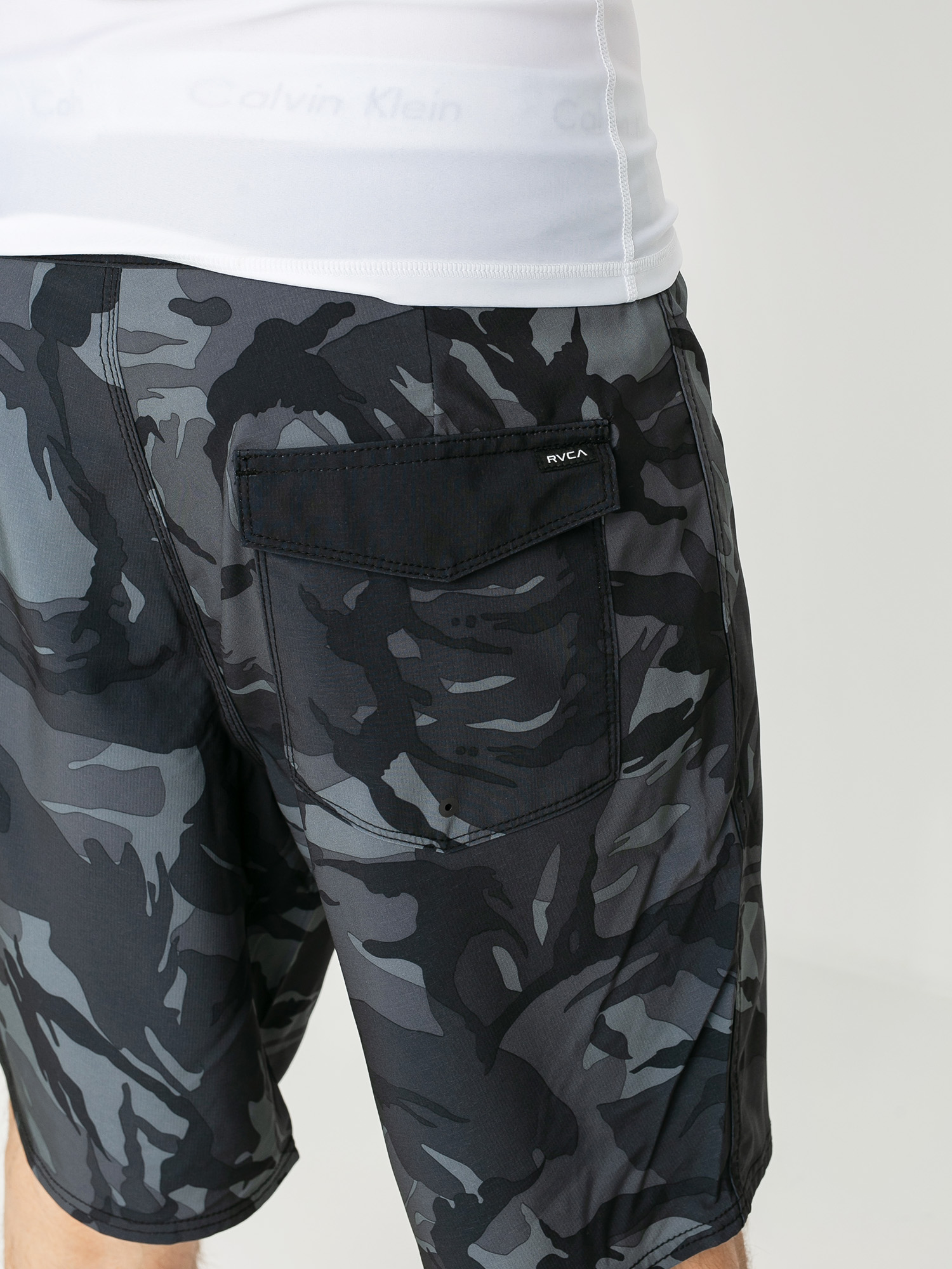 Kraťasy RVCA Va Trunk Print (black camo)