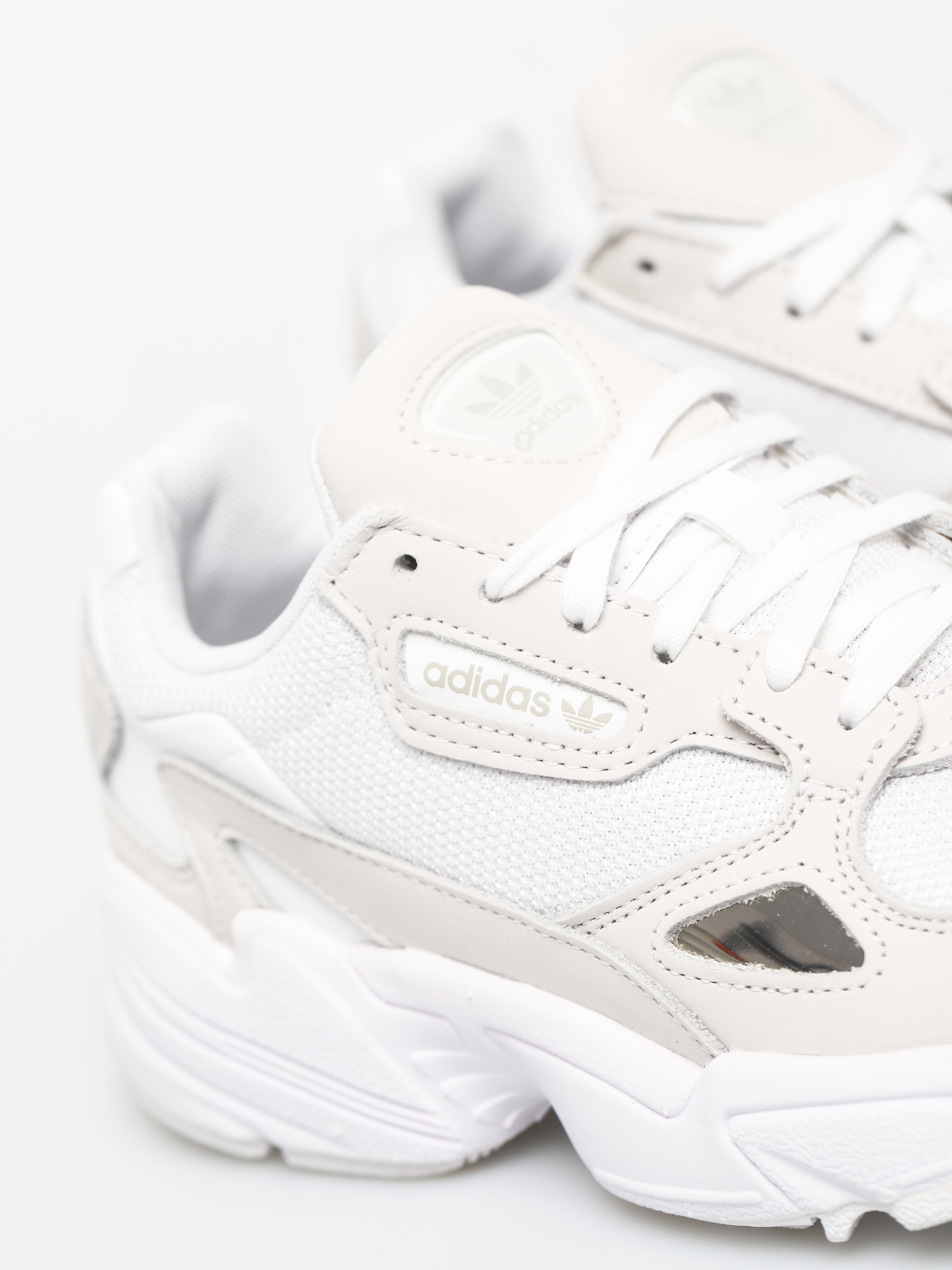 Boty adidas Originals Falcon Wmn (ftwwht/ftwwht/crywht)