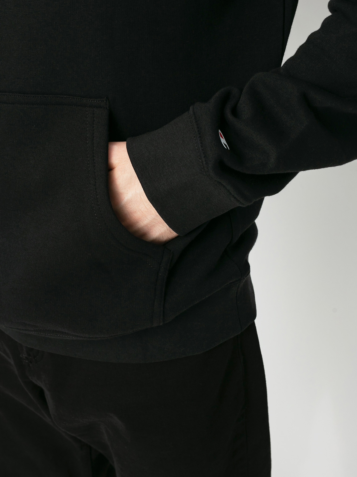 Mikina s kapucí Champion Legacy Sweatshirt HD 214743 (nbk)