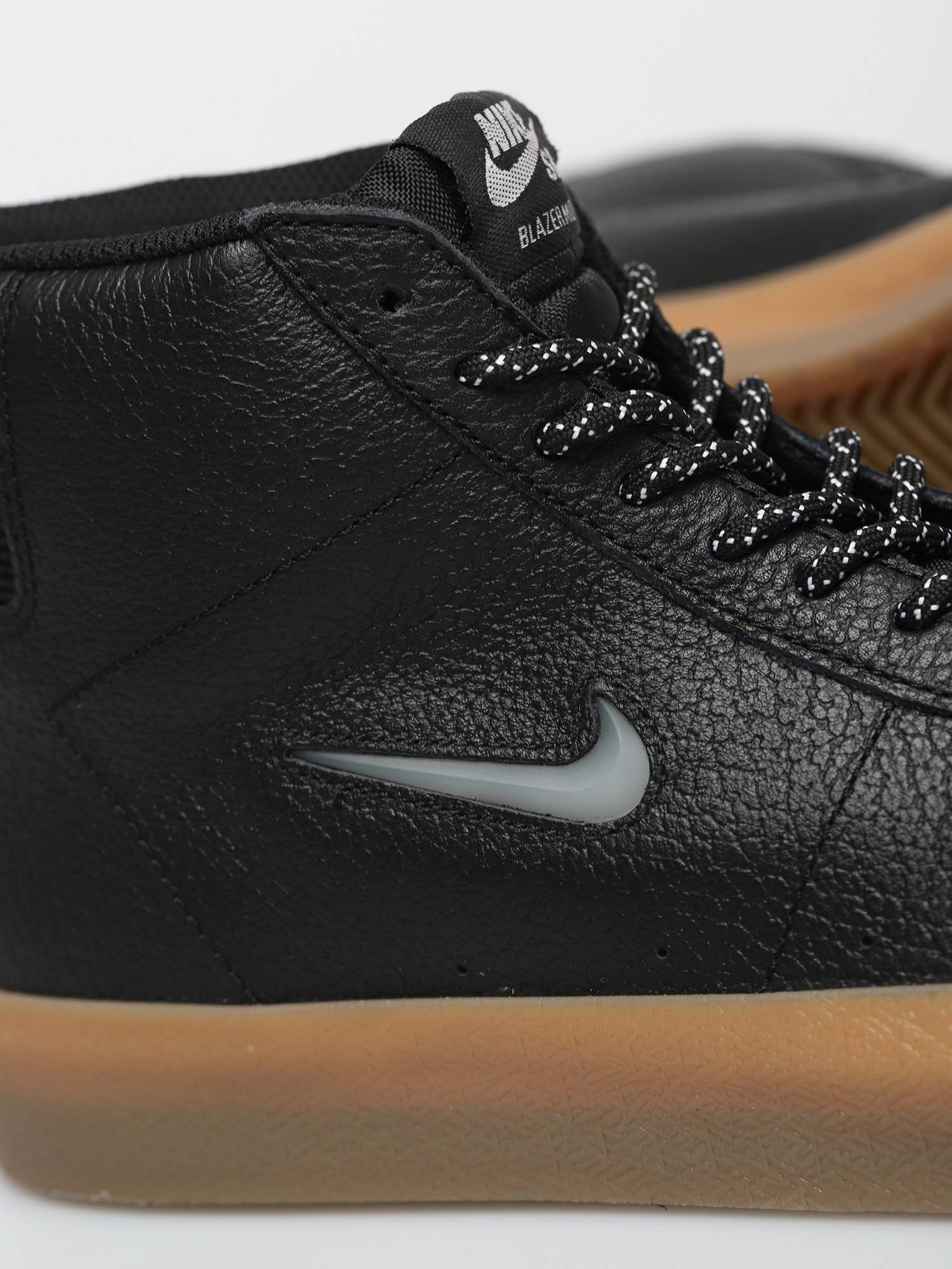 Boty Nike SB Zoom Blazer Mid Premium (black/white black gum light brown)