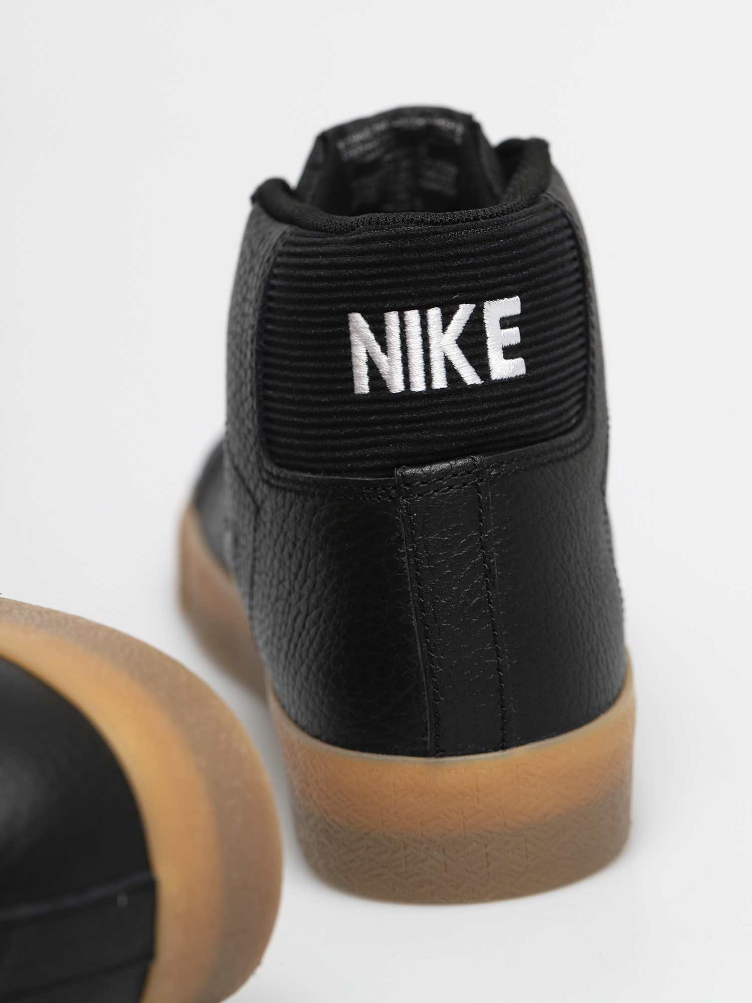 Boty Nike SB Zoom Blazer Mid Premium (black/white black gum light brown)