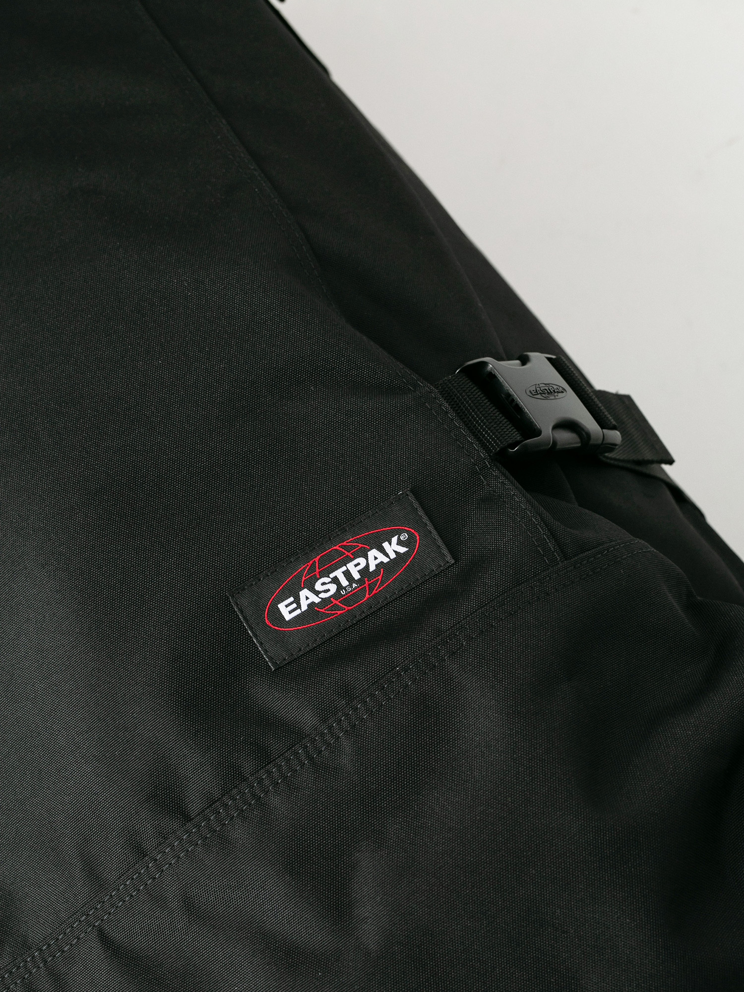 Kufr Eastpak Tranverz L (black)