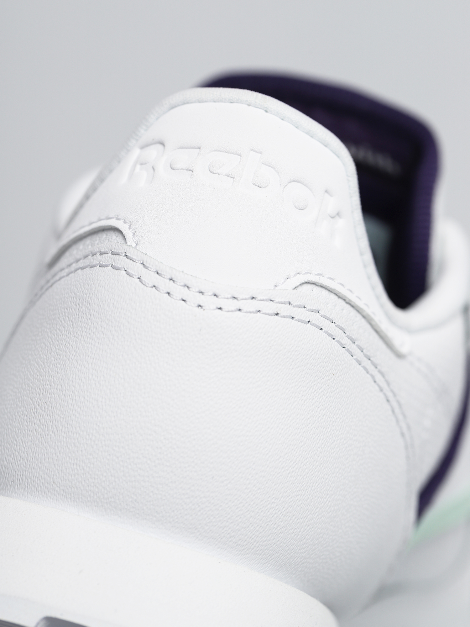 Boty Reebok Cl Lthr Wmn (cblack/carbon/vecred)