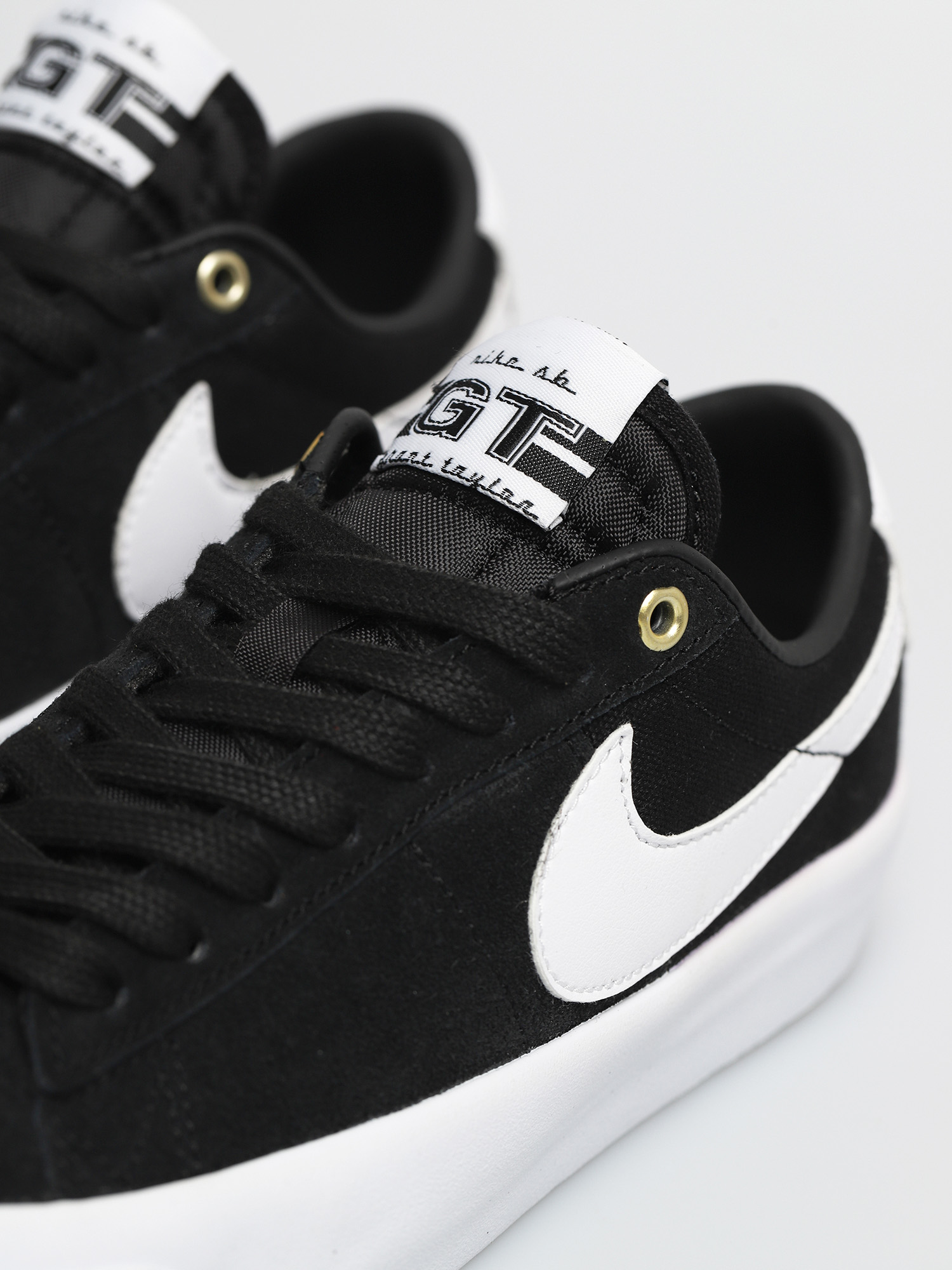 Boty Nike SB Zoom Blazer Low Pro Gt (black/white black gum light brown)