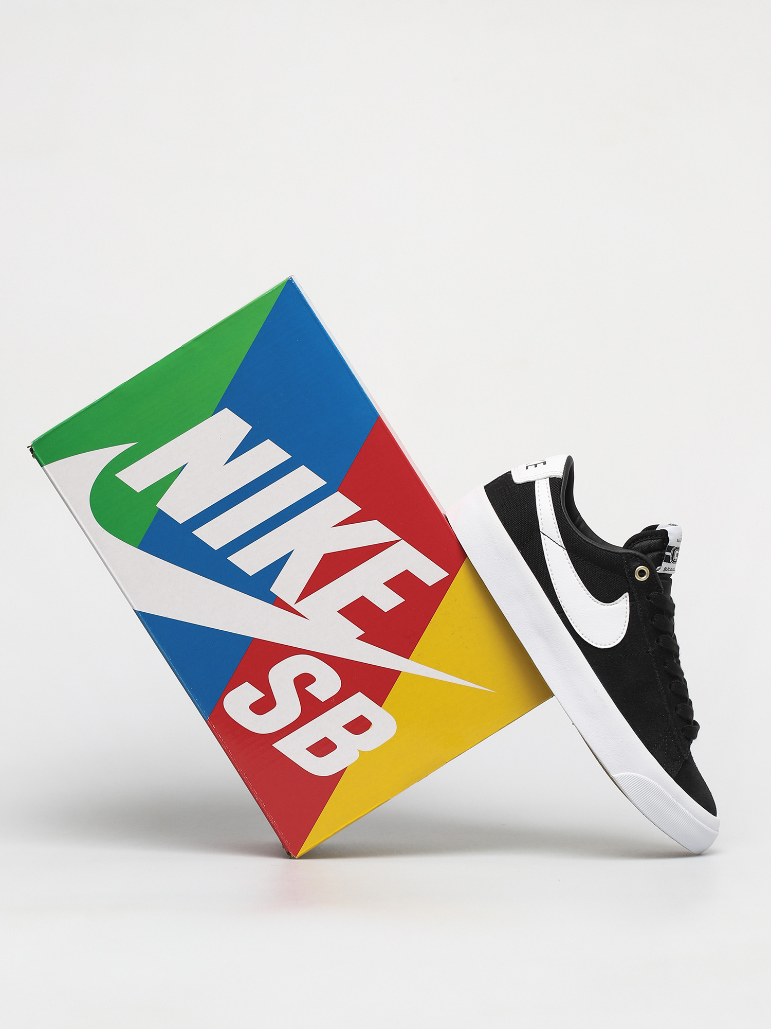 Boty Nike SB Zoom Blazer Low Pro Gt (black/white black gum light brown)