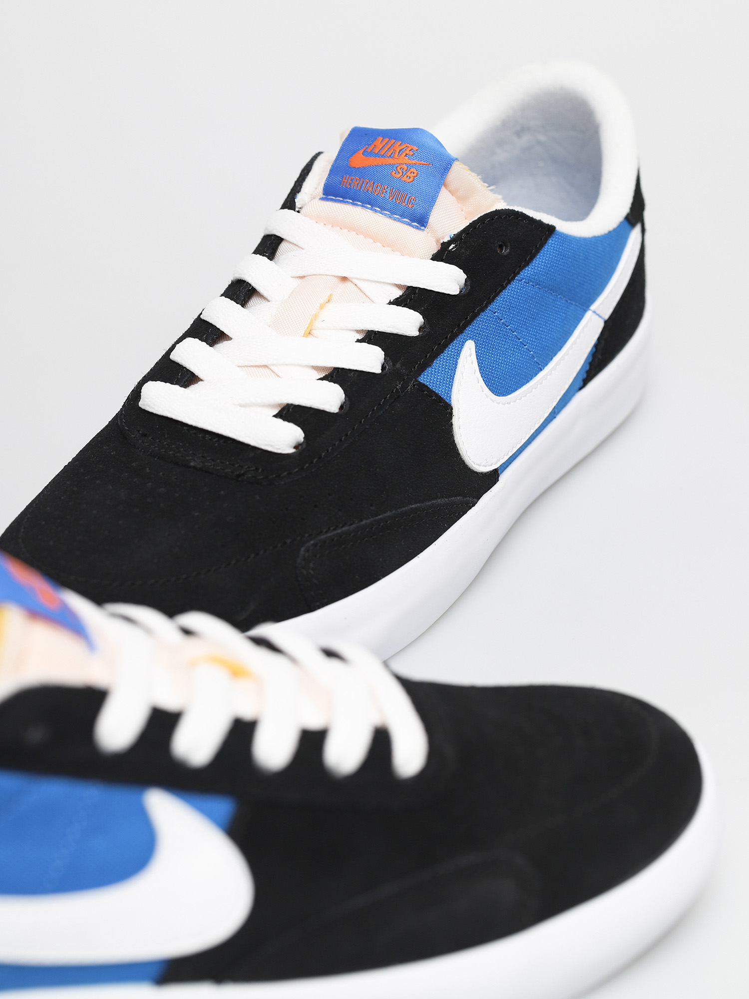 Boty Nike SB Heritage Vulc (black/white signal blue safety orange)