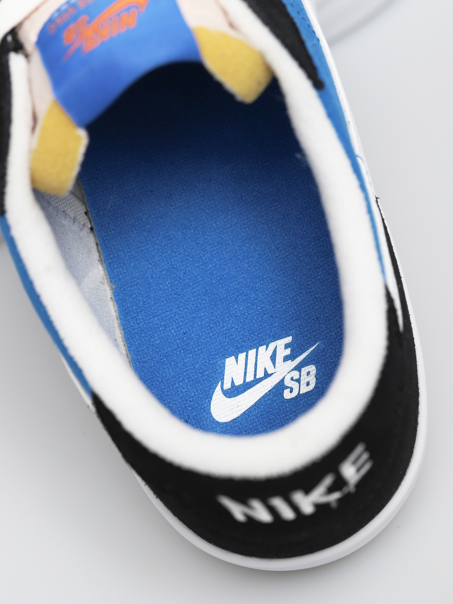 Boty Nike SB Heritage Vulc (black/white signal blue safety orange)