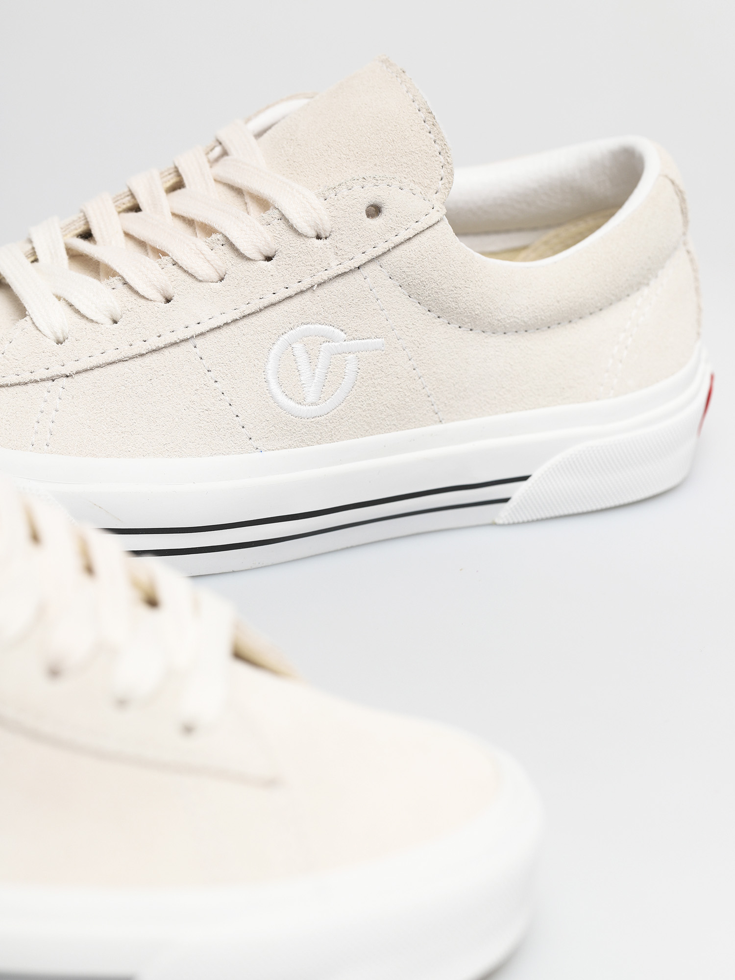 Boty Vans Sid (suede true white)