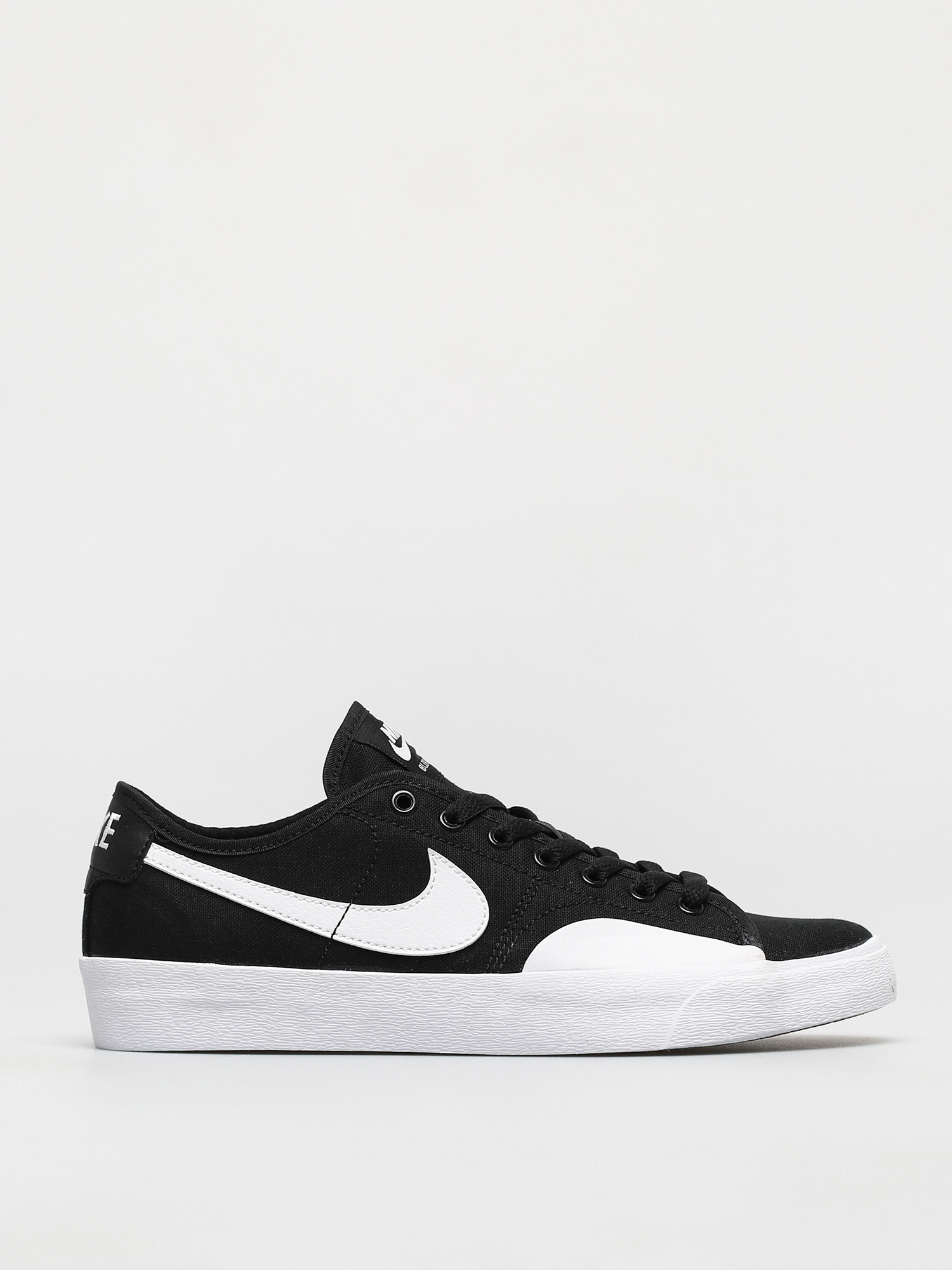 Boty Nike SB Blazer Court (black/white black gum light brown)