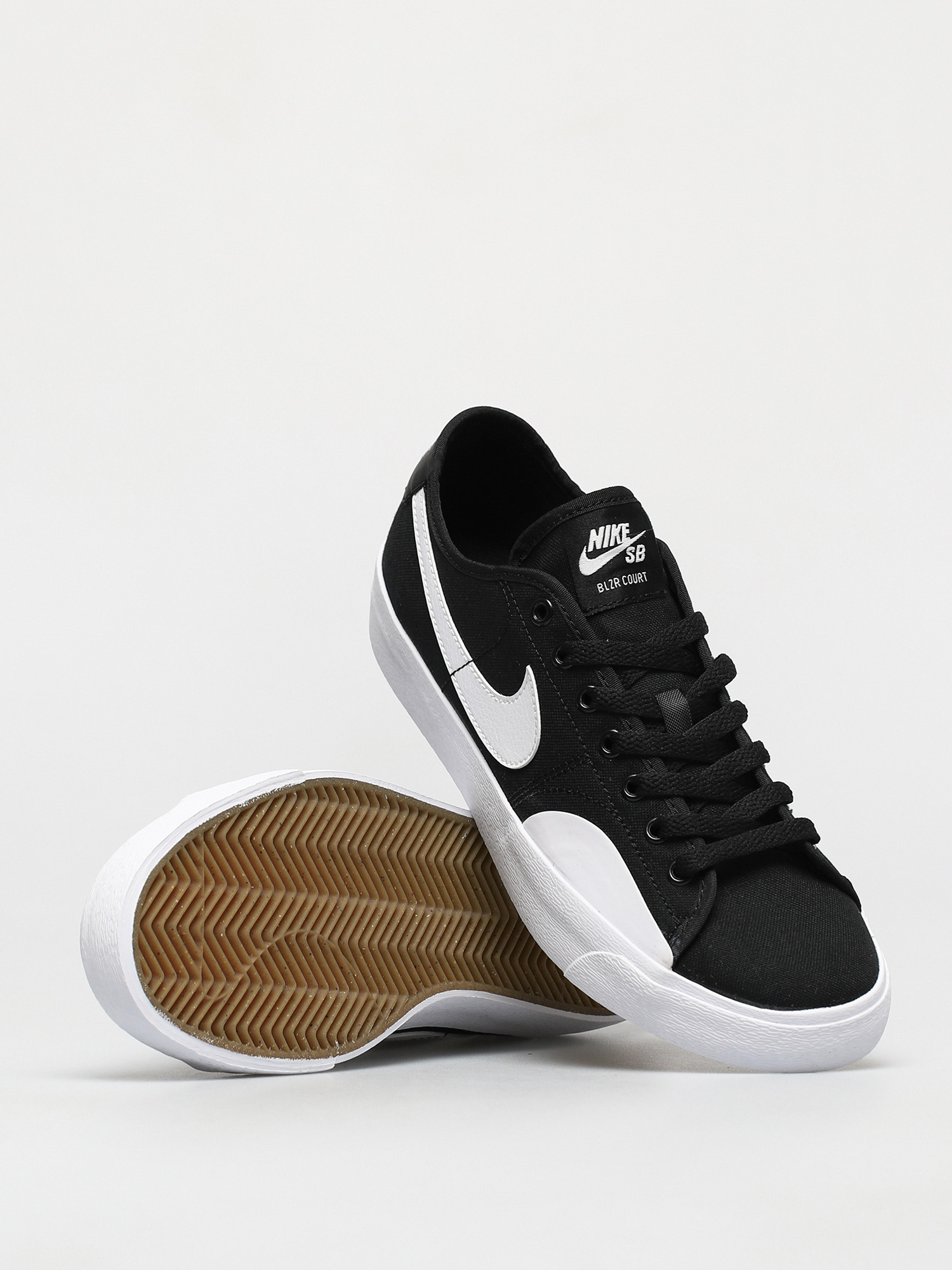 Boty Nike SB Blazer Court (black/white black gum light brown)