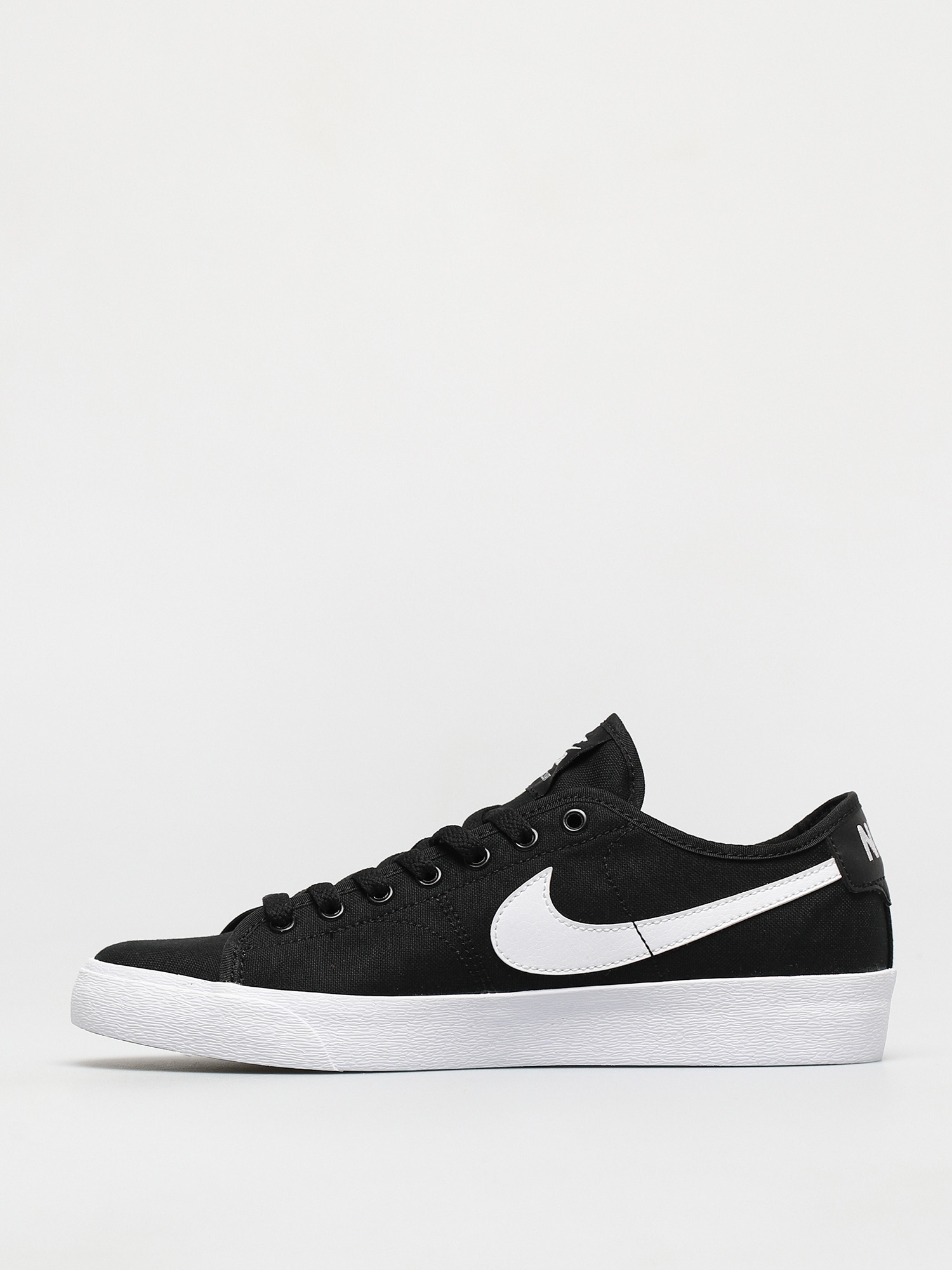 Boty Nike SB Blazer Court (black/white black gum light brown)