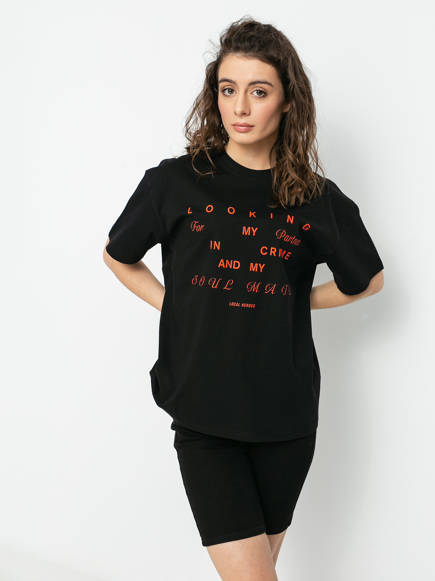 Tričko Local Heroes Looking For Wmn (black)