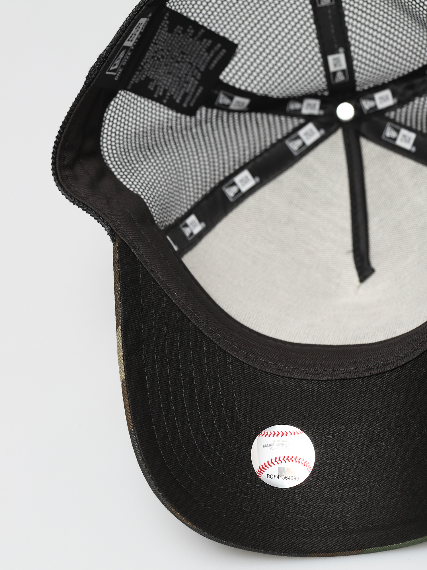 Kšiltovka  New Era Clean Trucker New York Yankees ZD (woodland camo/black)