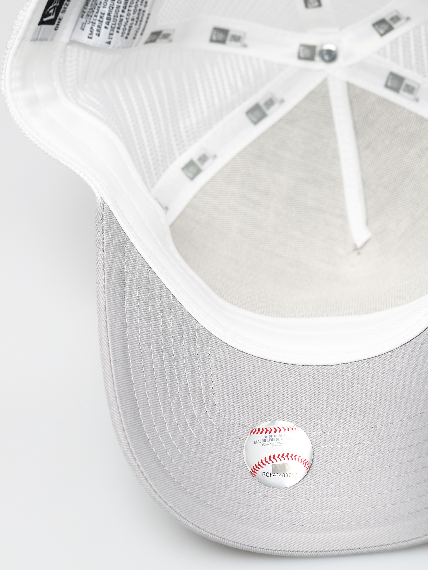 Kšiltovka  New Era Clean Trucker New York Yankees ZD (grey)