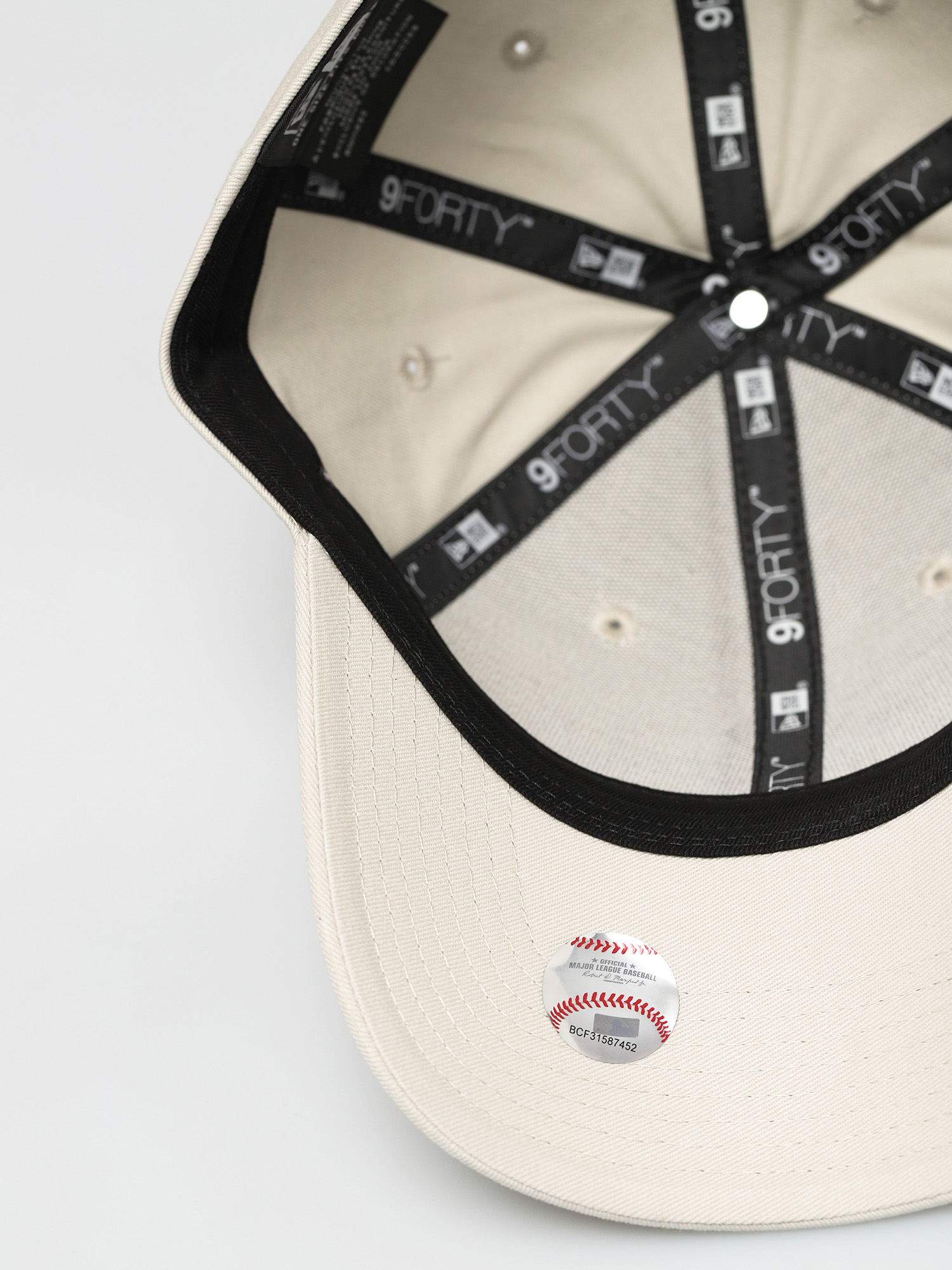 Kšiltovka  New Era League Essential 9Forty New York Yankees ZD (med beige)