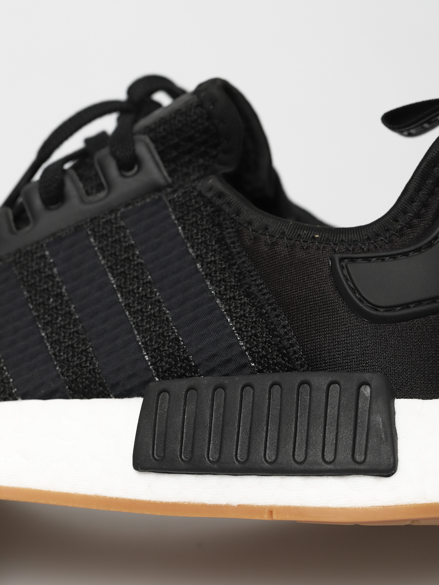 Boty adidas Originals Nmd R1 (cblack/cblack/ftwwht)