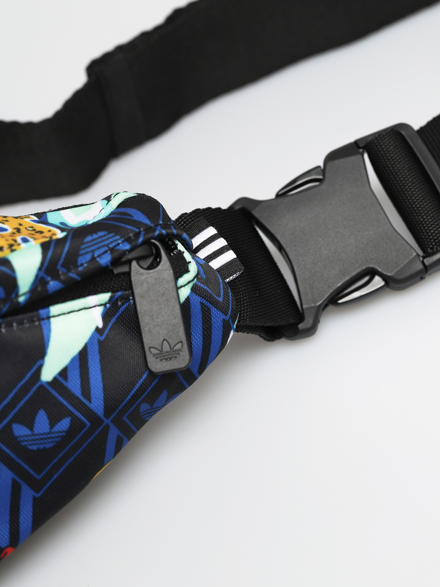 Ledvinka adidas Originals Waistbag Wmn (multco)