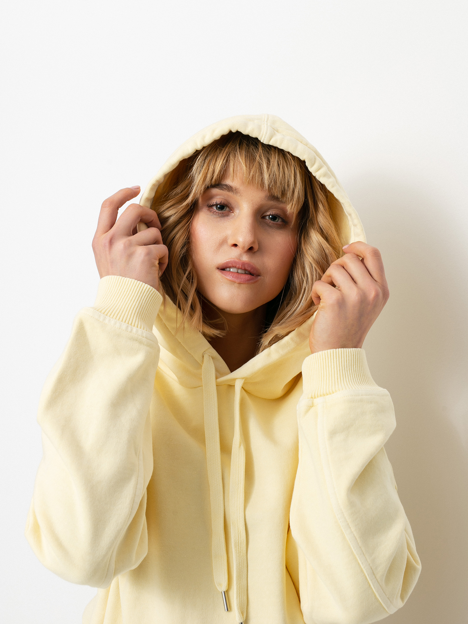 Mikina s kapucí Levi's® Rider HD Wmn (transparent yellow garment dye)