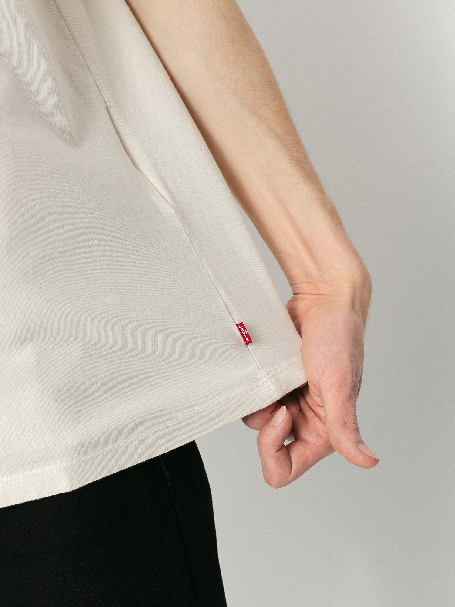 Tričko Levi's® Graphic Crewneck (logo chesthit oatmeal)