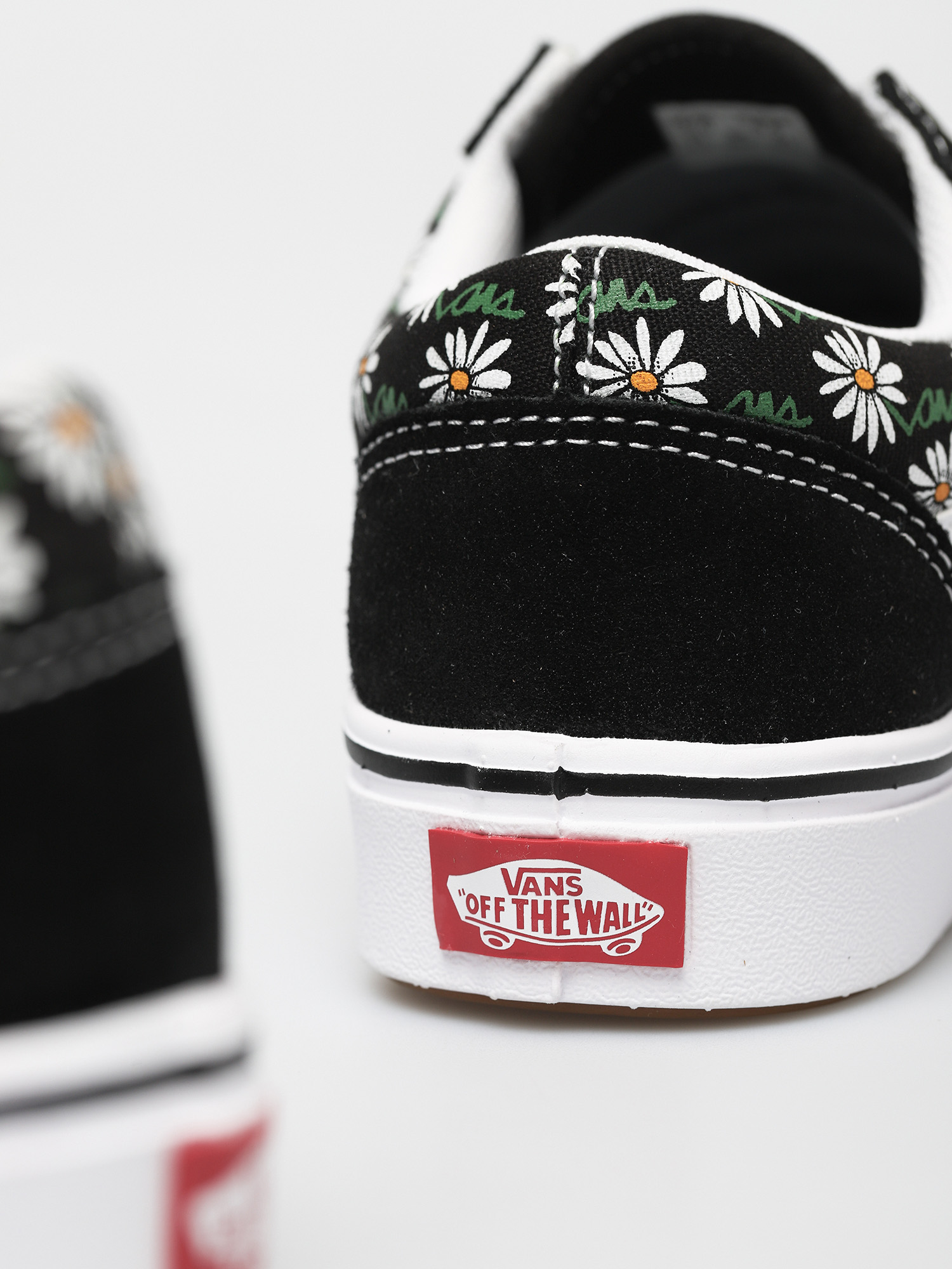 Boty Vans Comfycush Old Skool (scribble flower daisy/black)
