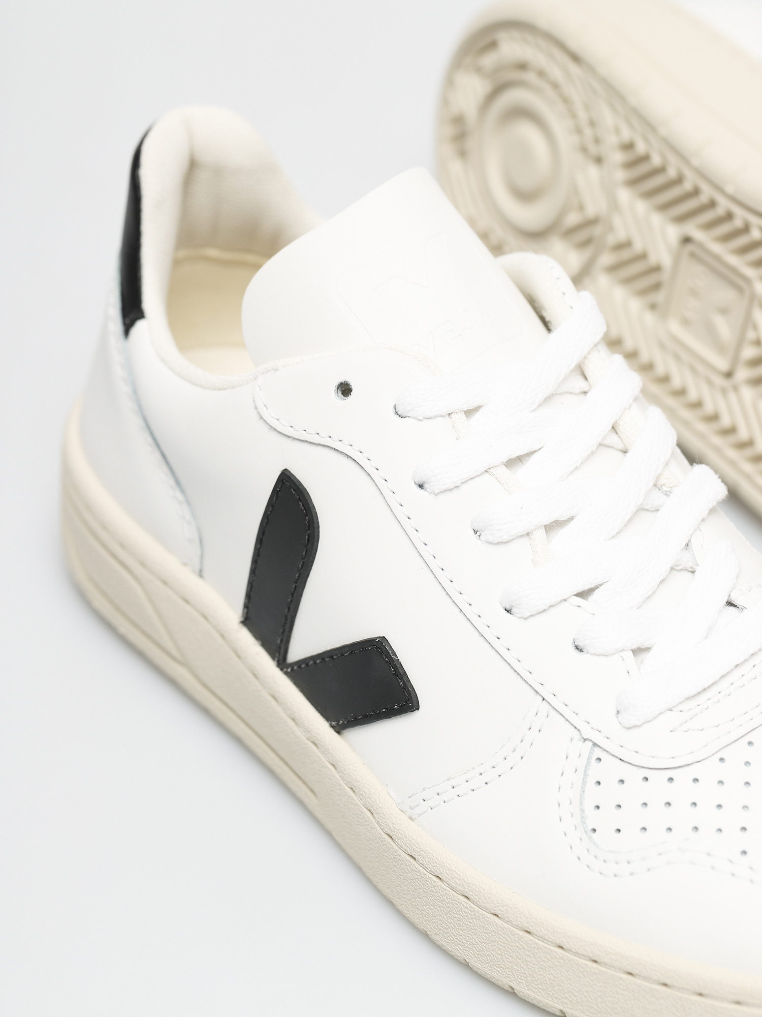 Boty Veja V-10 Wmn (leather extra white black)