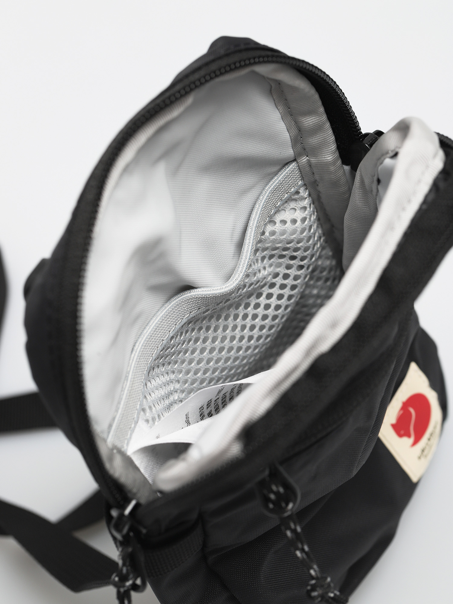 Kabelka Fjallraven High Coast Pocket (black)