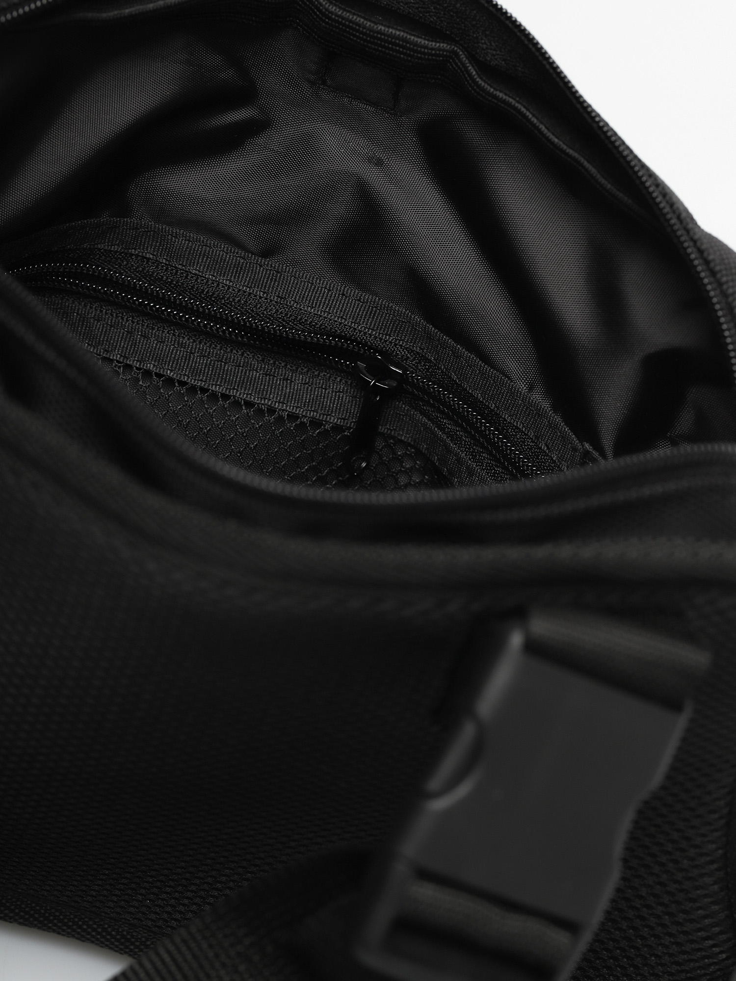 Taška MassDnm Chest Bag Signature (black)