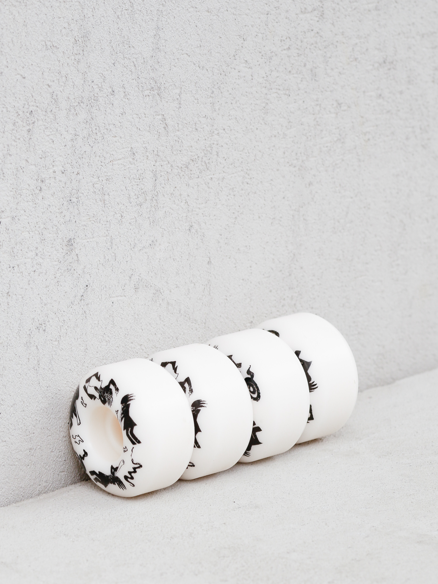 Kolečka Girl Skateboard Kokopelli Staple (white/black)