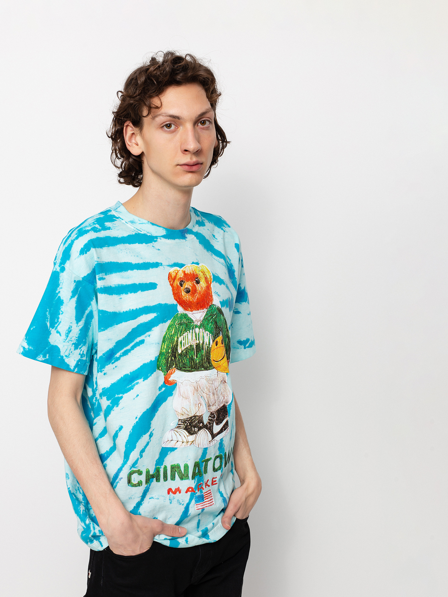 Tričko Chinatown Market Smiley Sketch Basketball Bear (tie dye)
