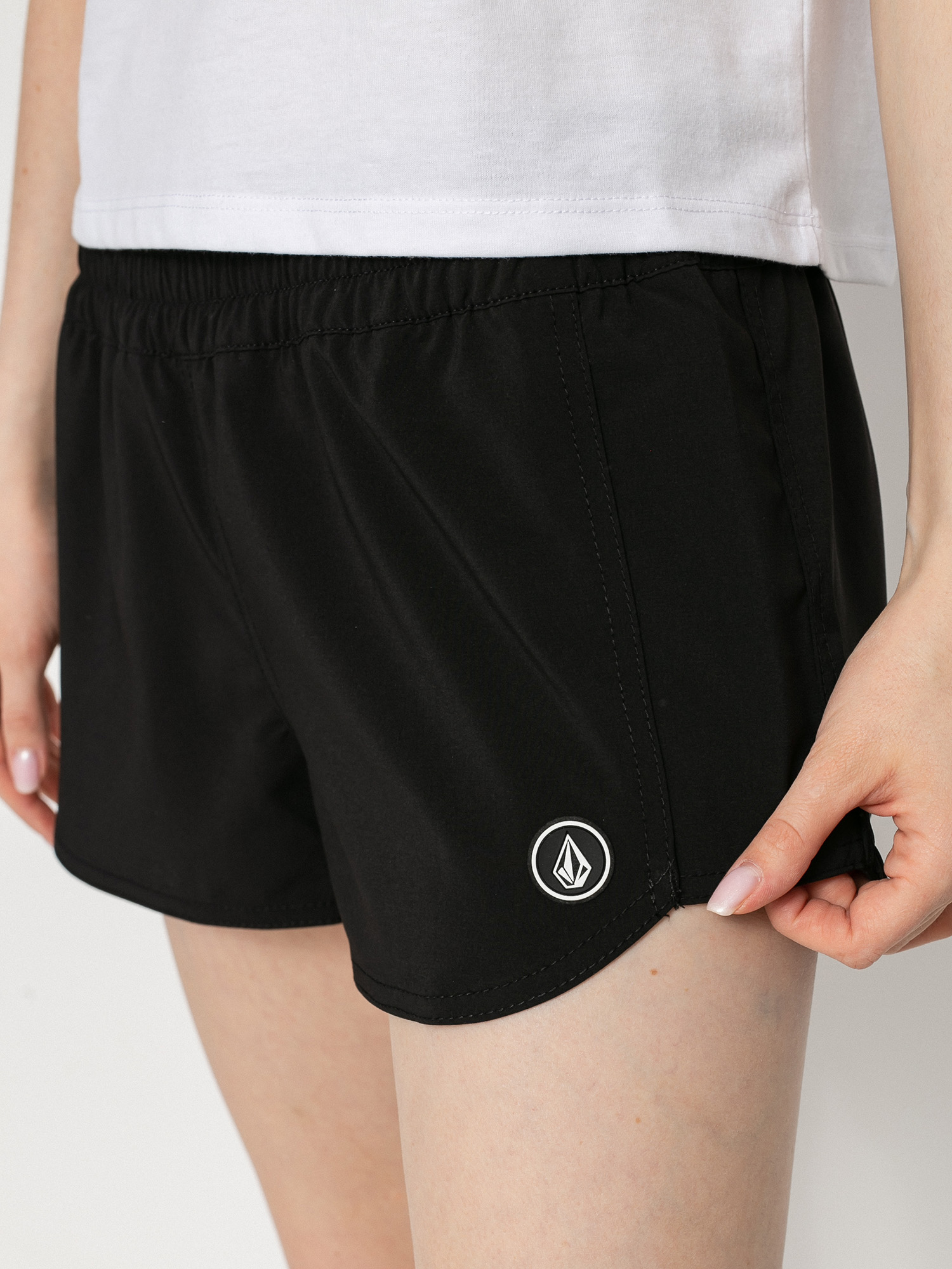 Plážové kraťasy Volcom Simply Solid 2 Wmn (black)