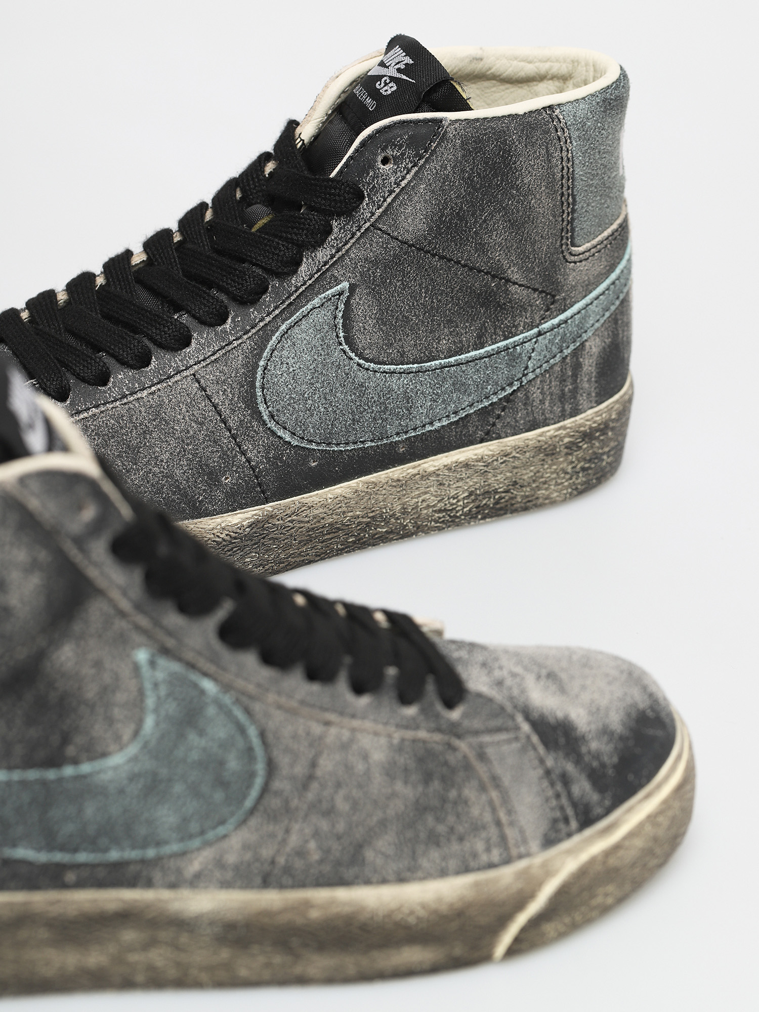 Boty Nike SB Zoom Blazer Mid Premium (black/light dew coconut milk light dew)
