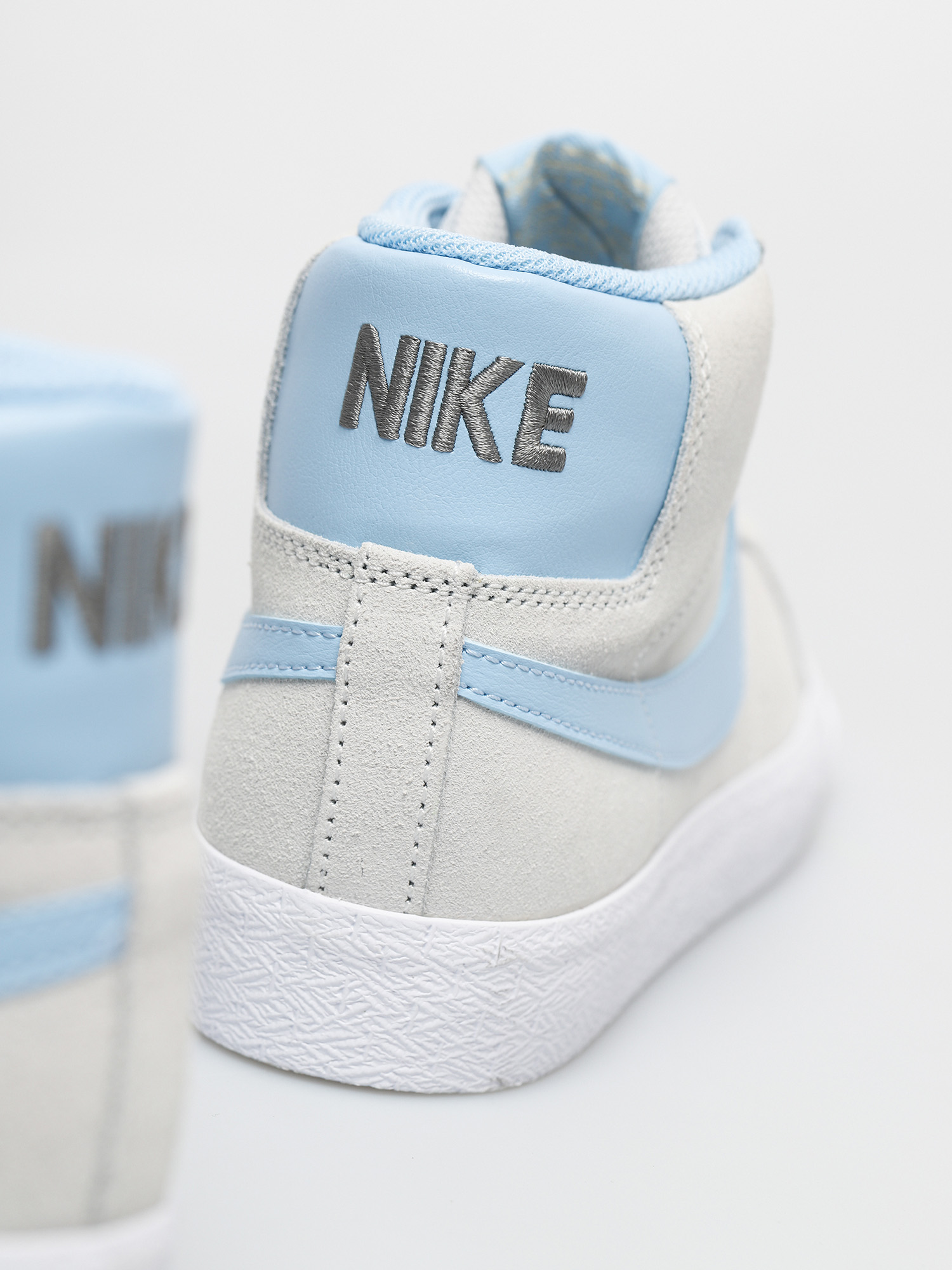 Boty Nike SB Zoom Blazer Mid (photon dust/psychic blue photon dust)