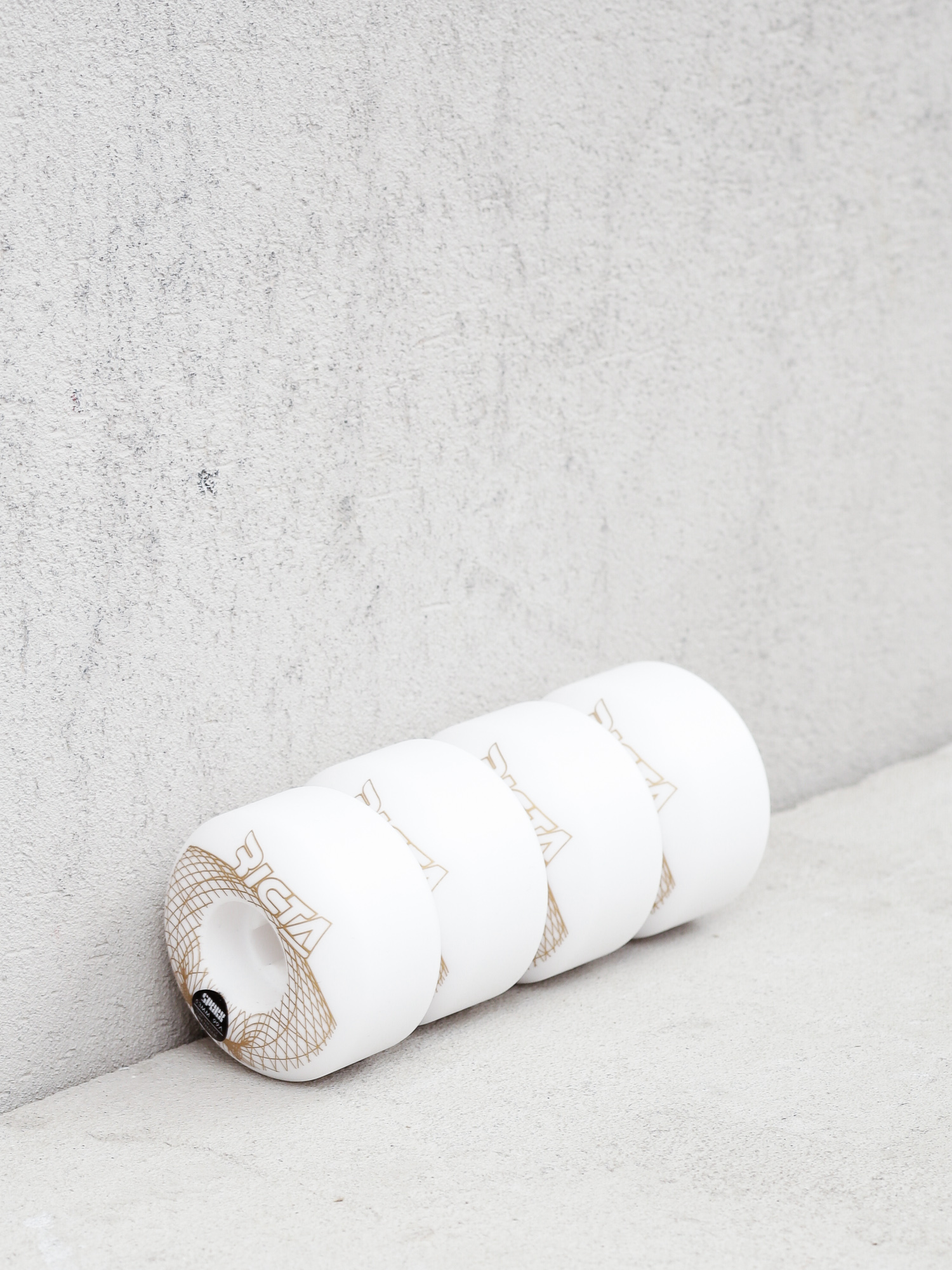 Kolečka Ricta Wireframe Sparx 99a (white/gold)