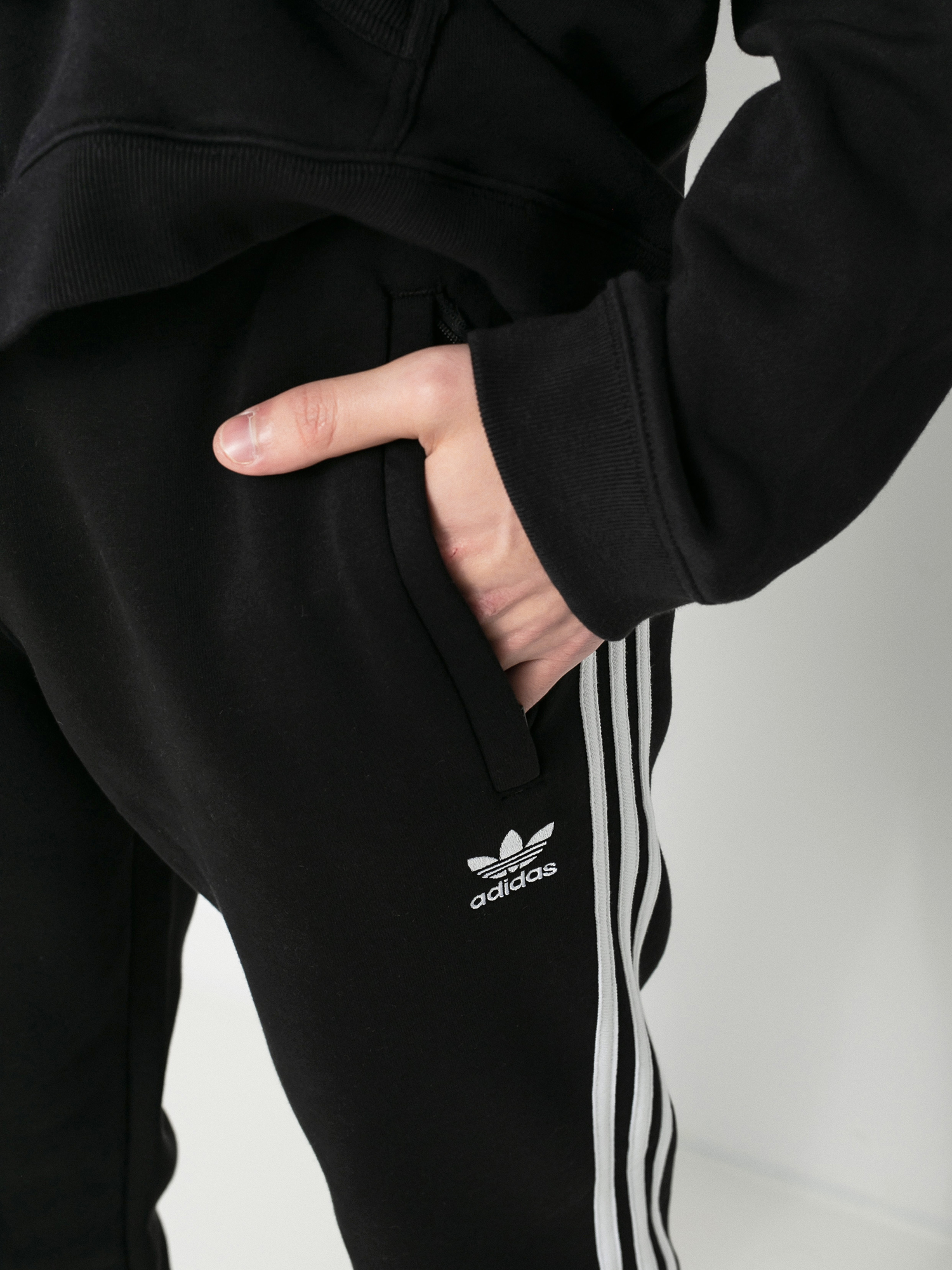 Kalhoty adidas Originals 3 Stripes (black)