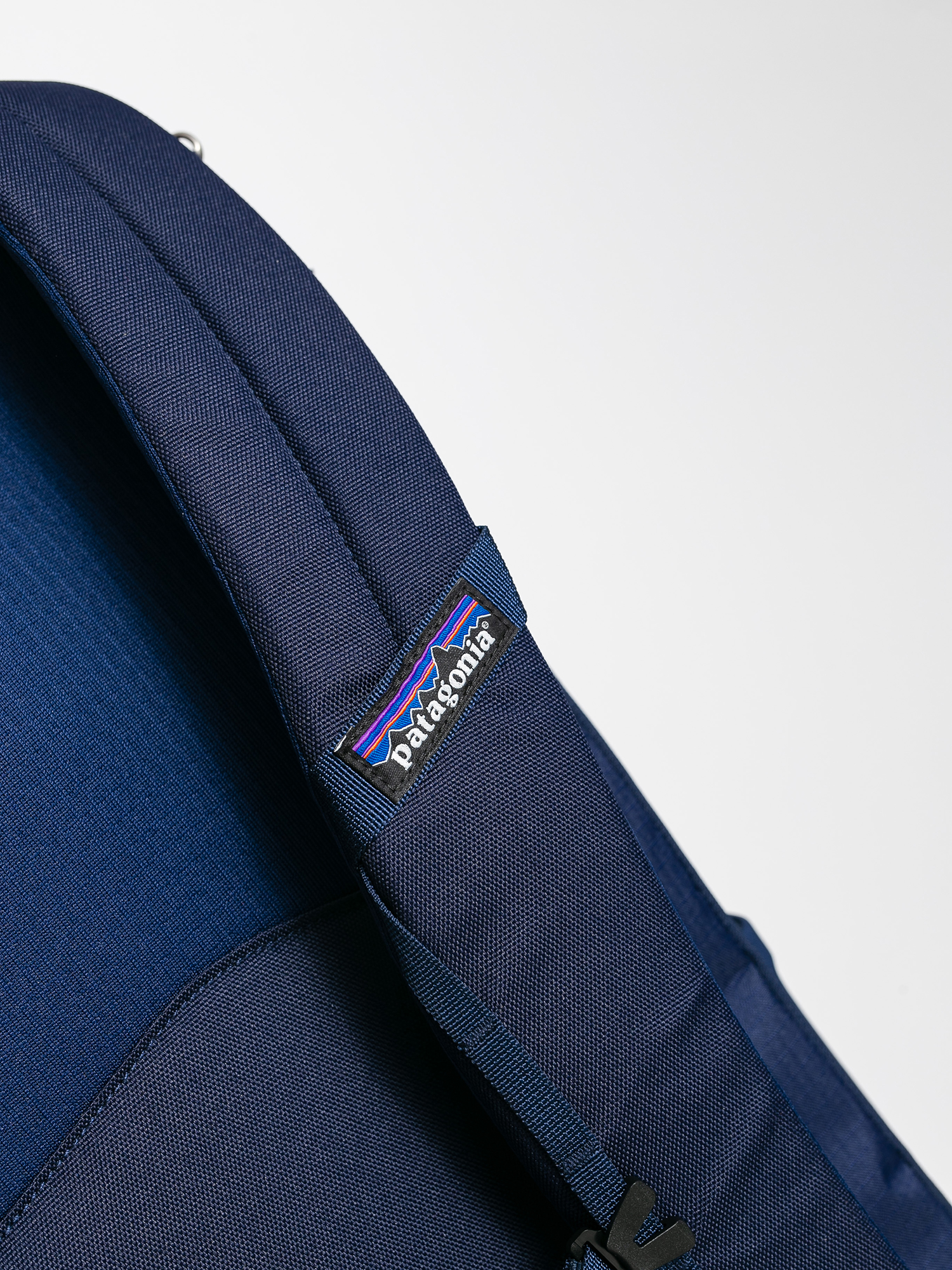 Batoh Patagonia Black Hole Pack 32L (classic navy)