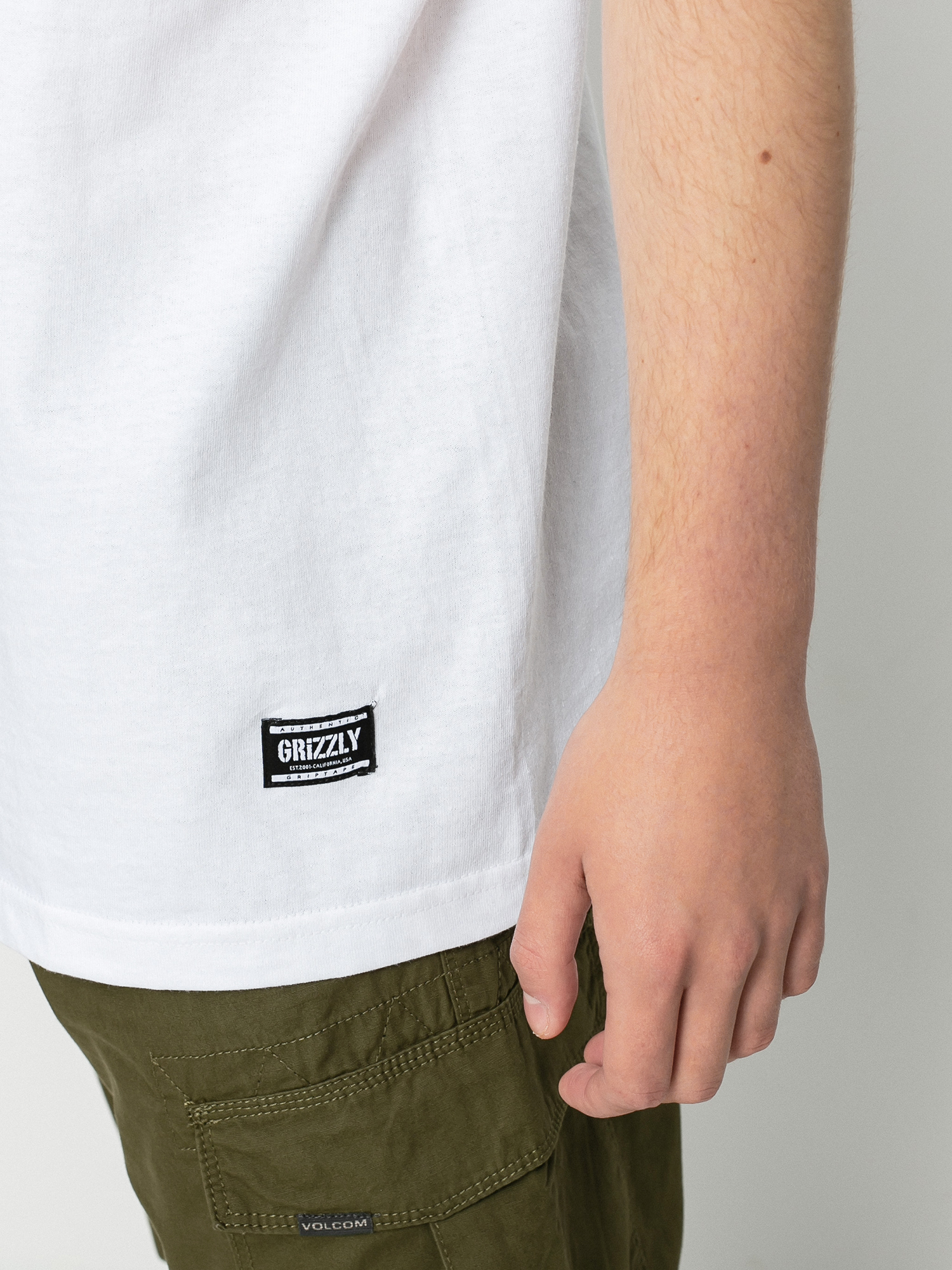 Tričko Grizzly Griptape Universidad (white)