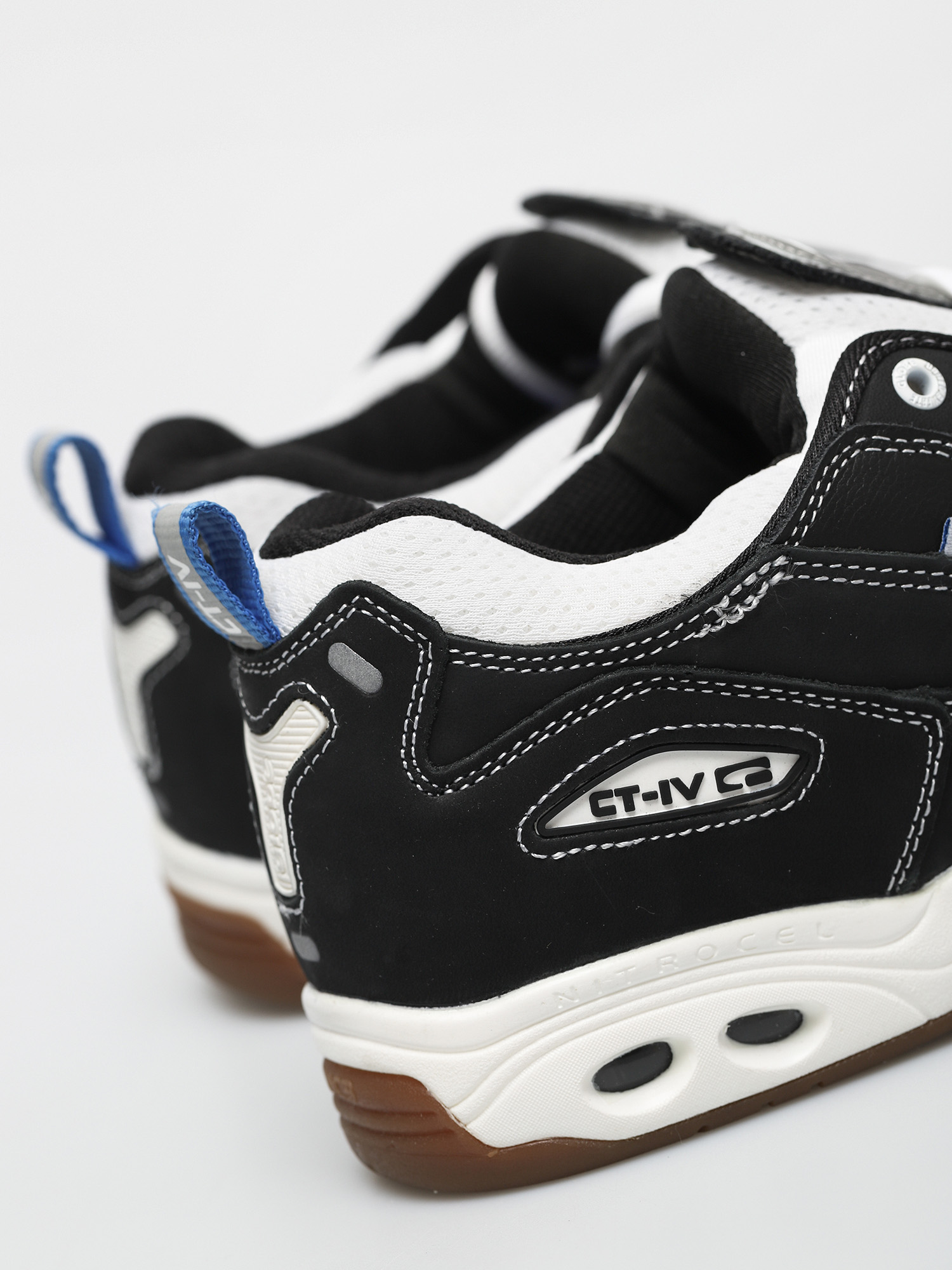 Boty Globe CT IV Classic (black/white/gum)