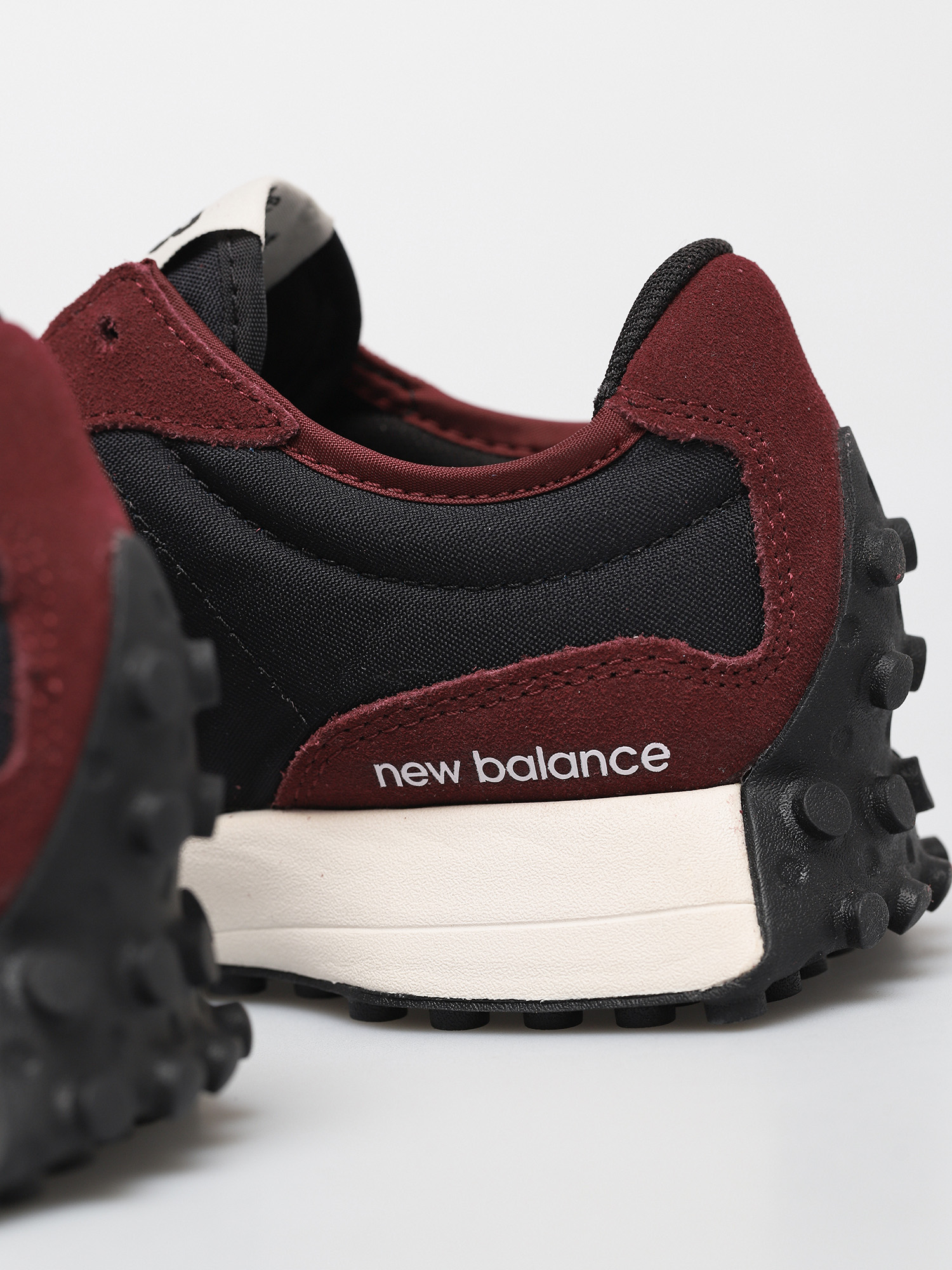 Boty New Balance 327 Wmn (classic burgundy/lt rouge wave)