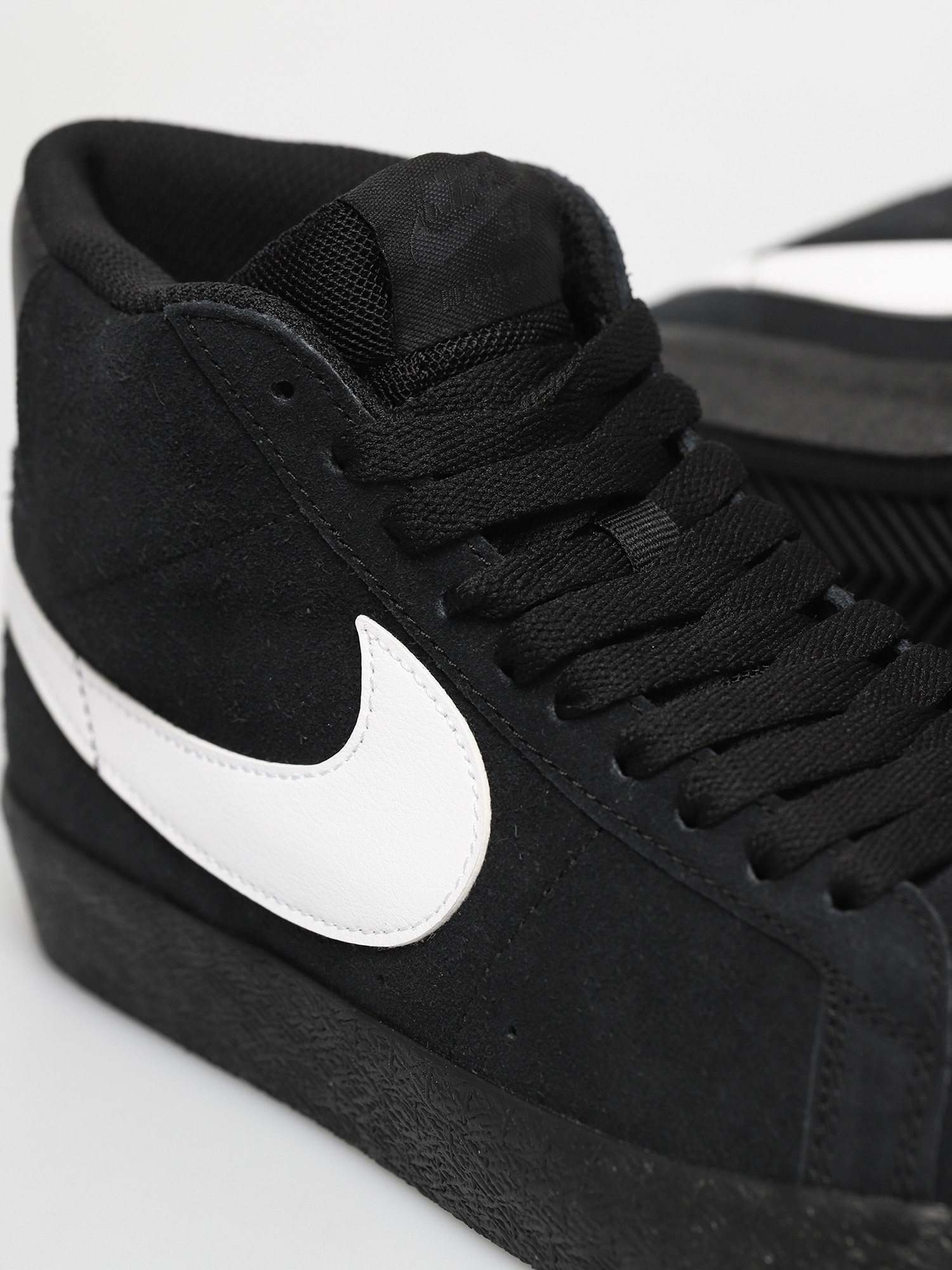 Boty Nike SB Zoom Blazer Mid (black/white black black)