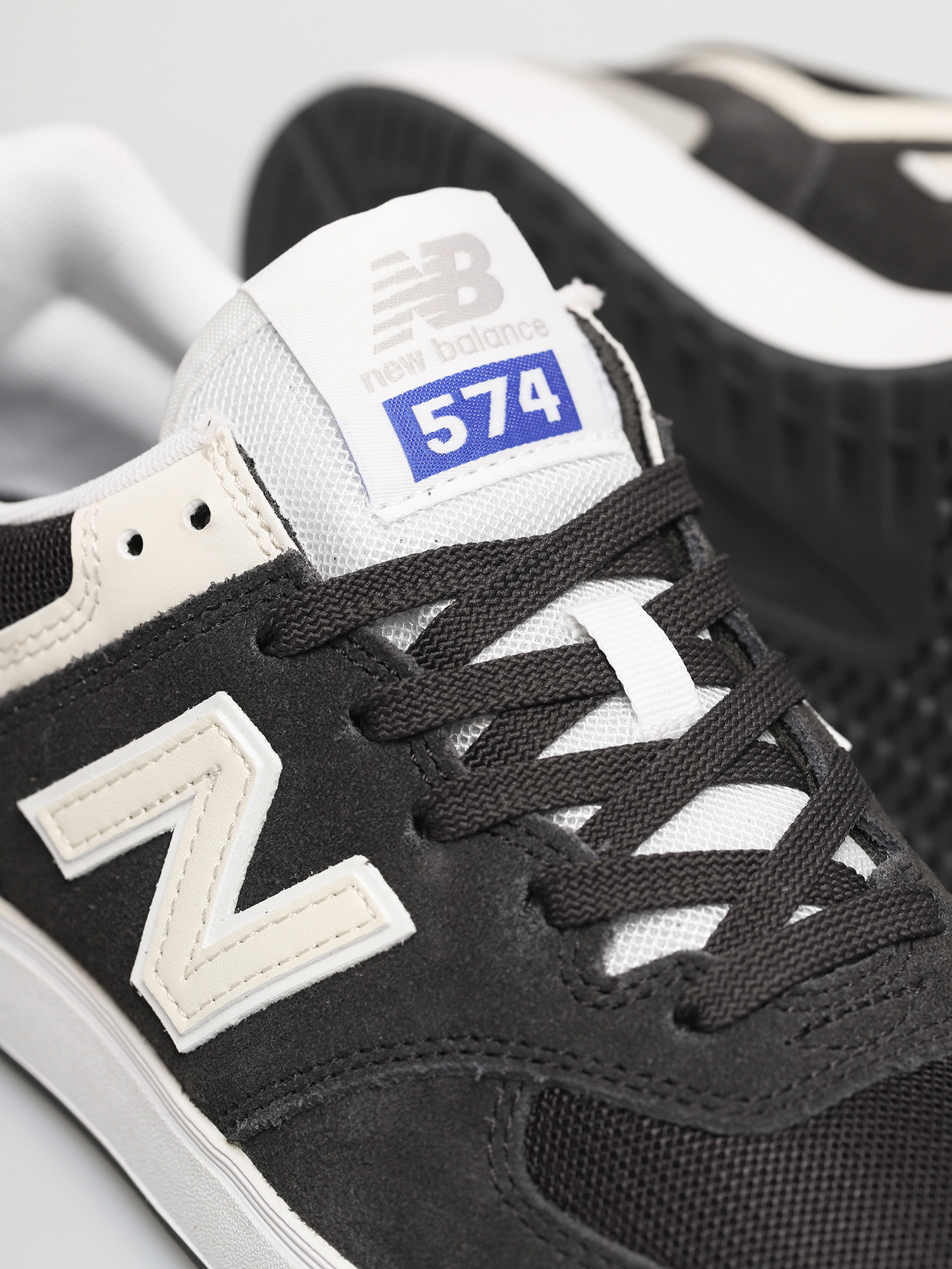 new balance phantom