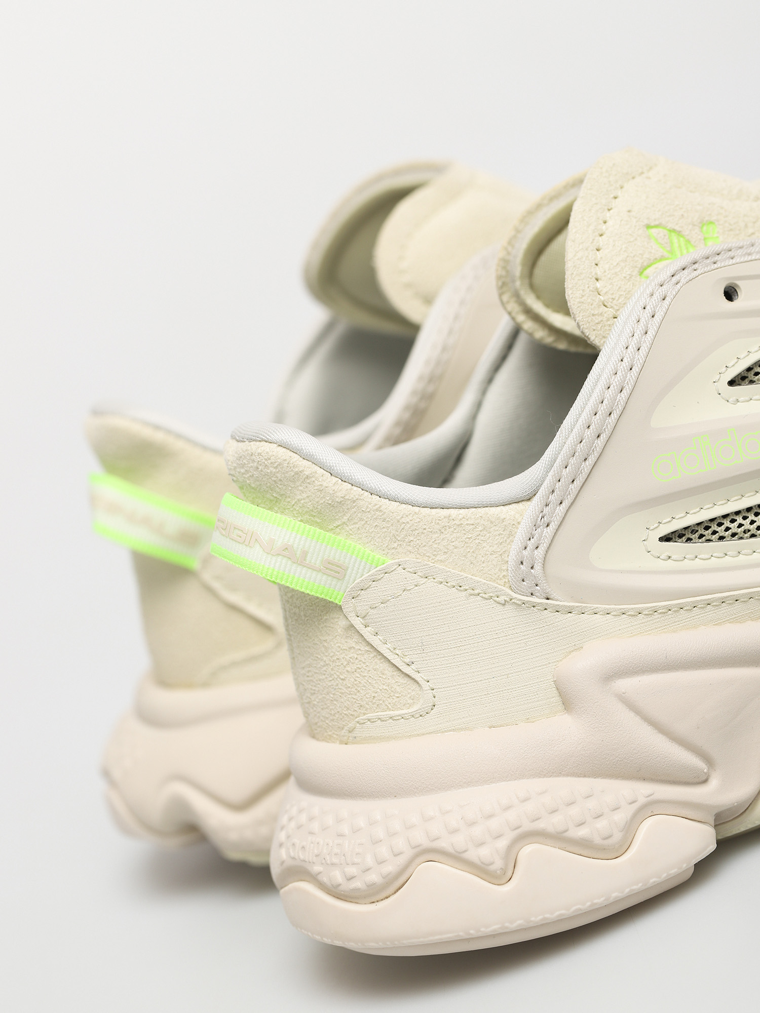 Boty adidas Originals Ozweego Celox Wmn (talc/sand/siggnr)