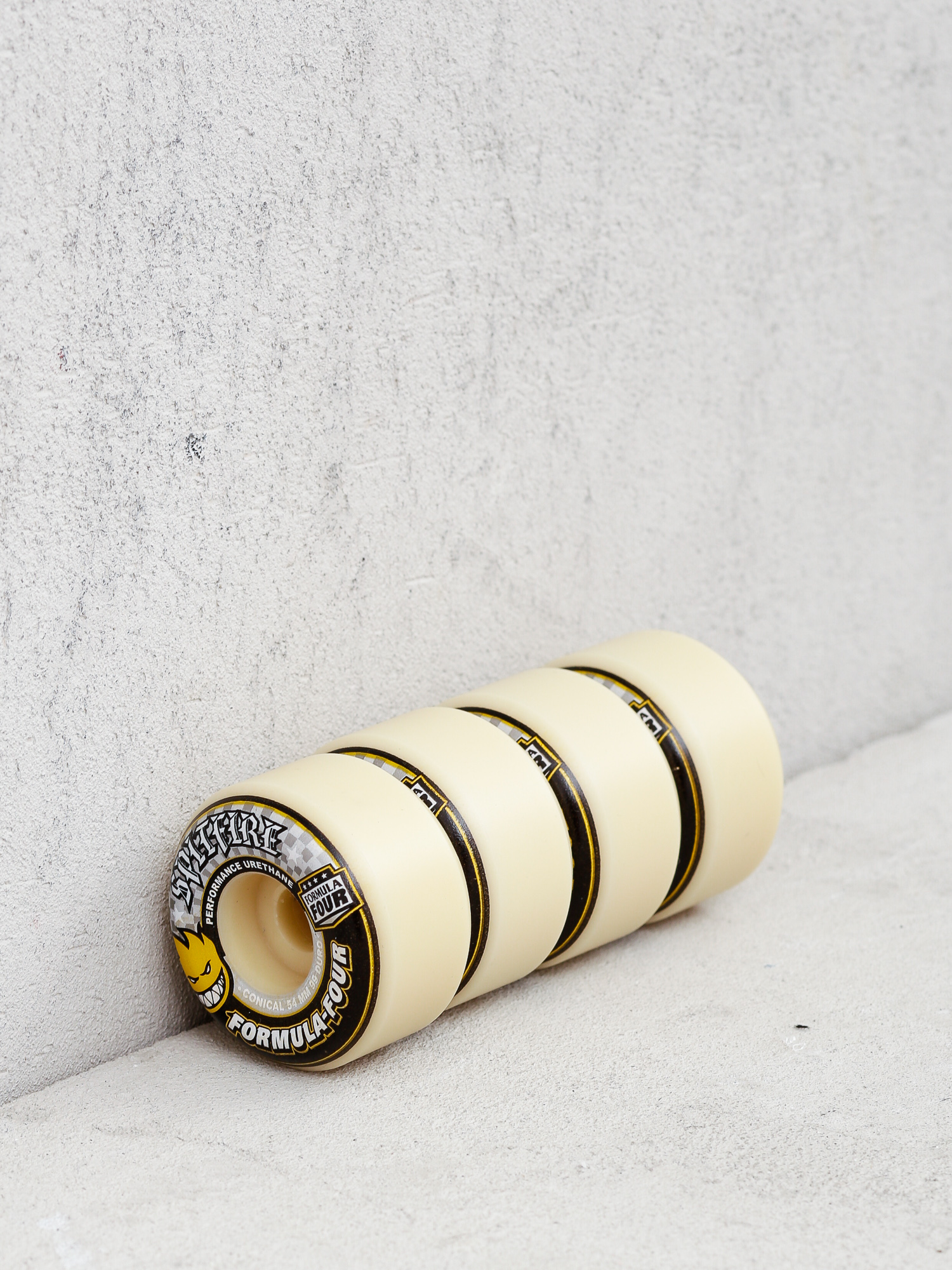 Kolečka Spitfire F4 99D Conical (white/silver)