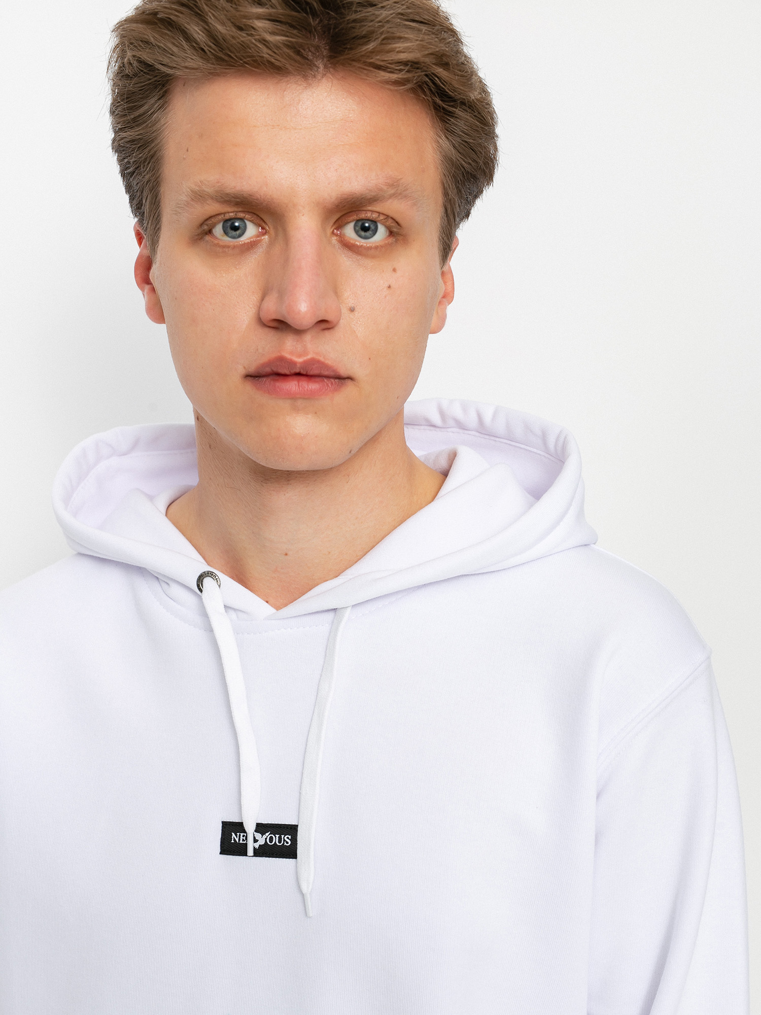 Mikina s kapucí Nervous Classic Small HD (wht)