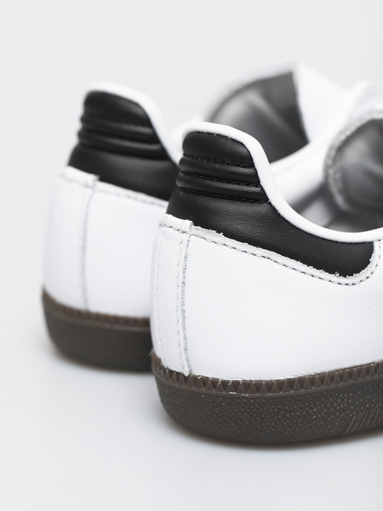 Boty adidas Samba ADV (ftwwht/cblack/gum5)